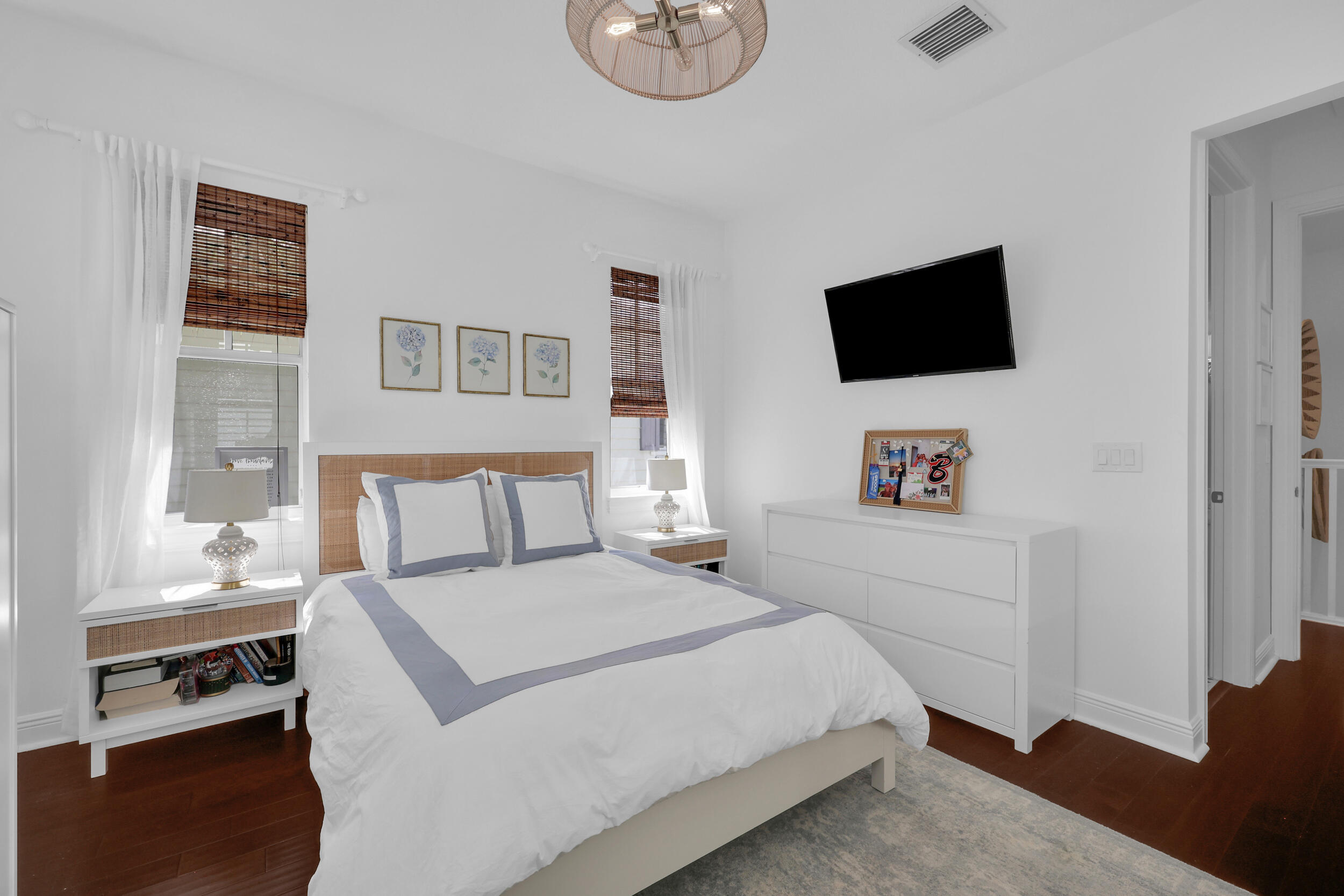 212 W Bay Cedar Circle