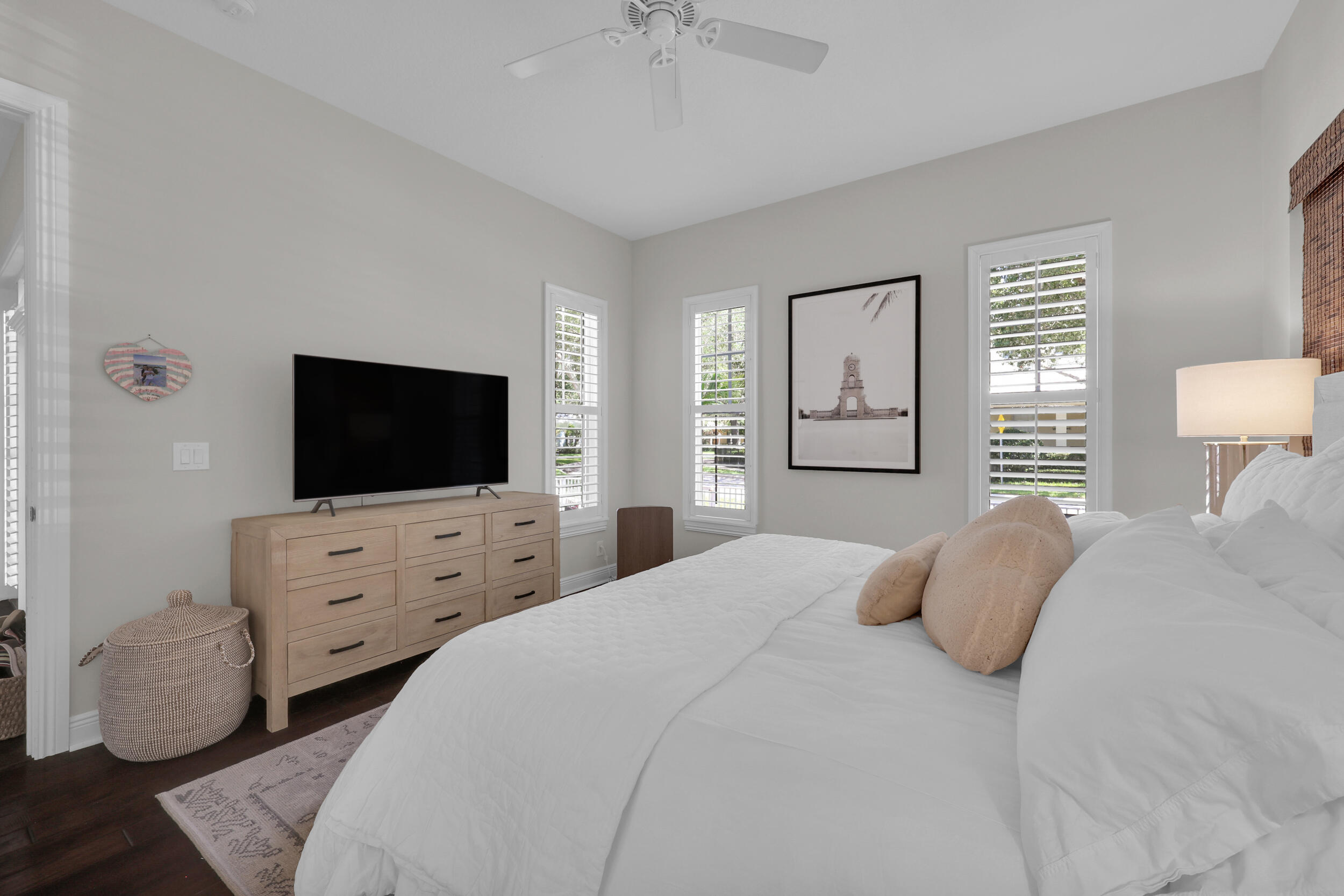 212 W Bay Cedar Circle