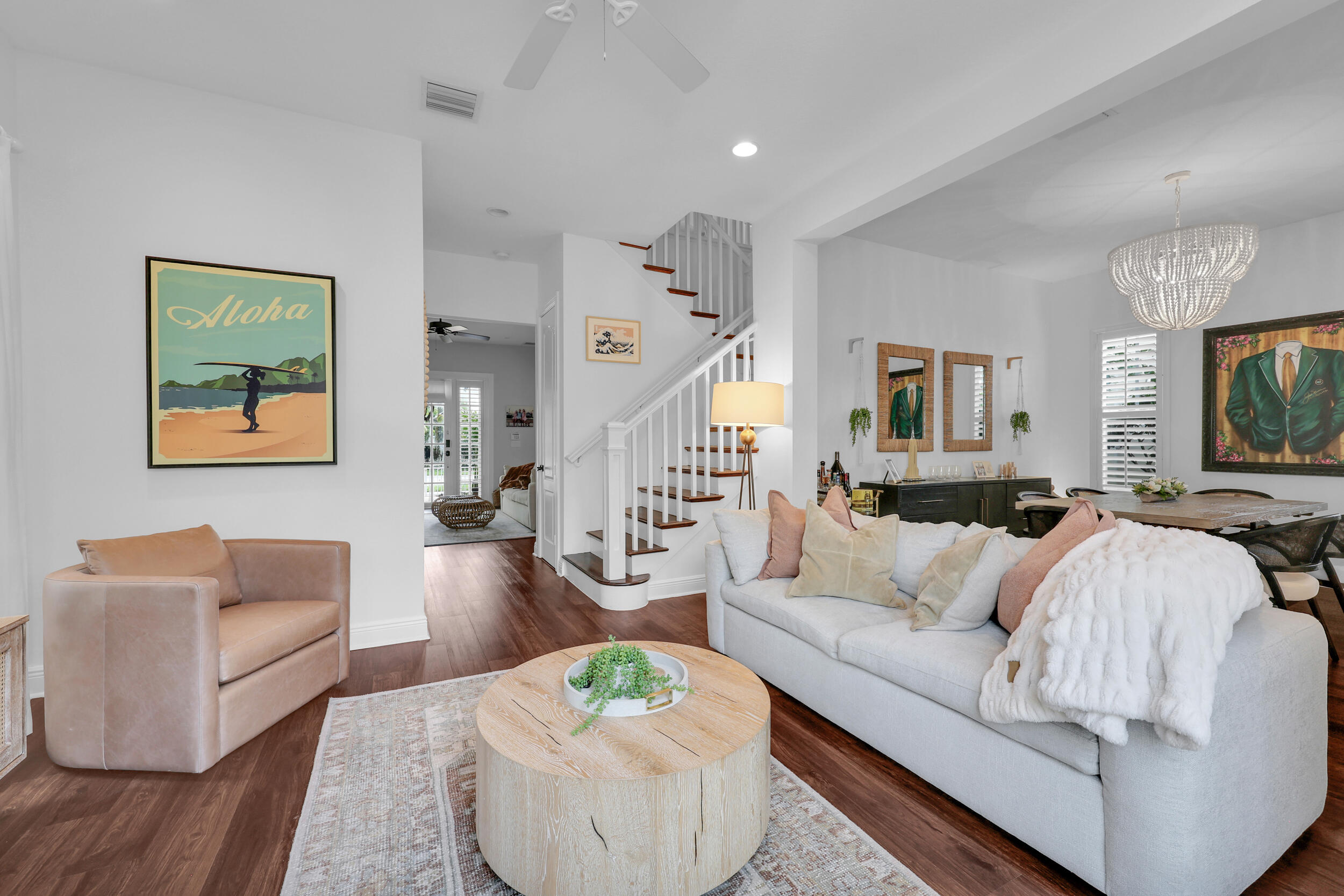 212 W Bay Cedar Circle