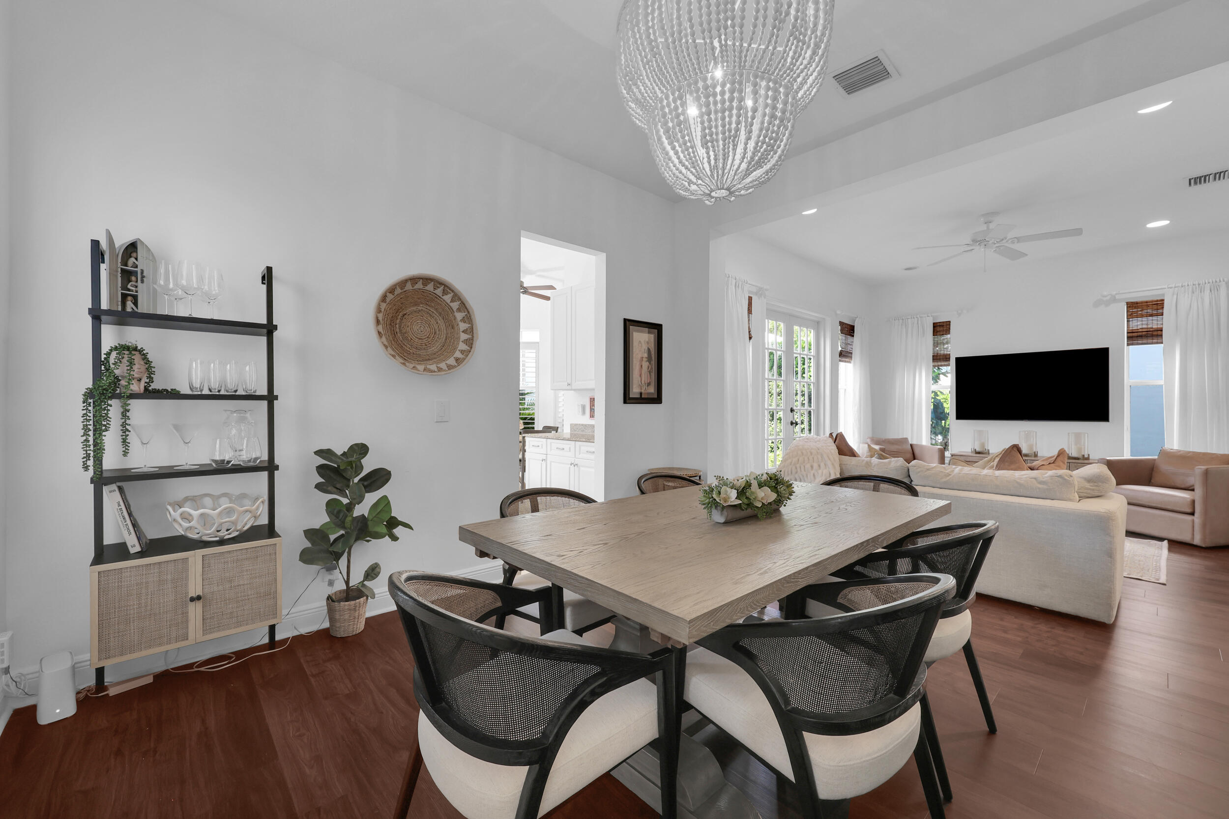 212 W Bay Cedar Circle
