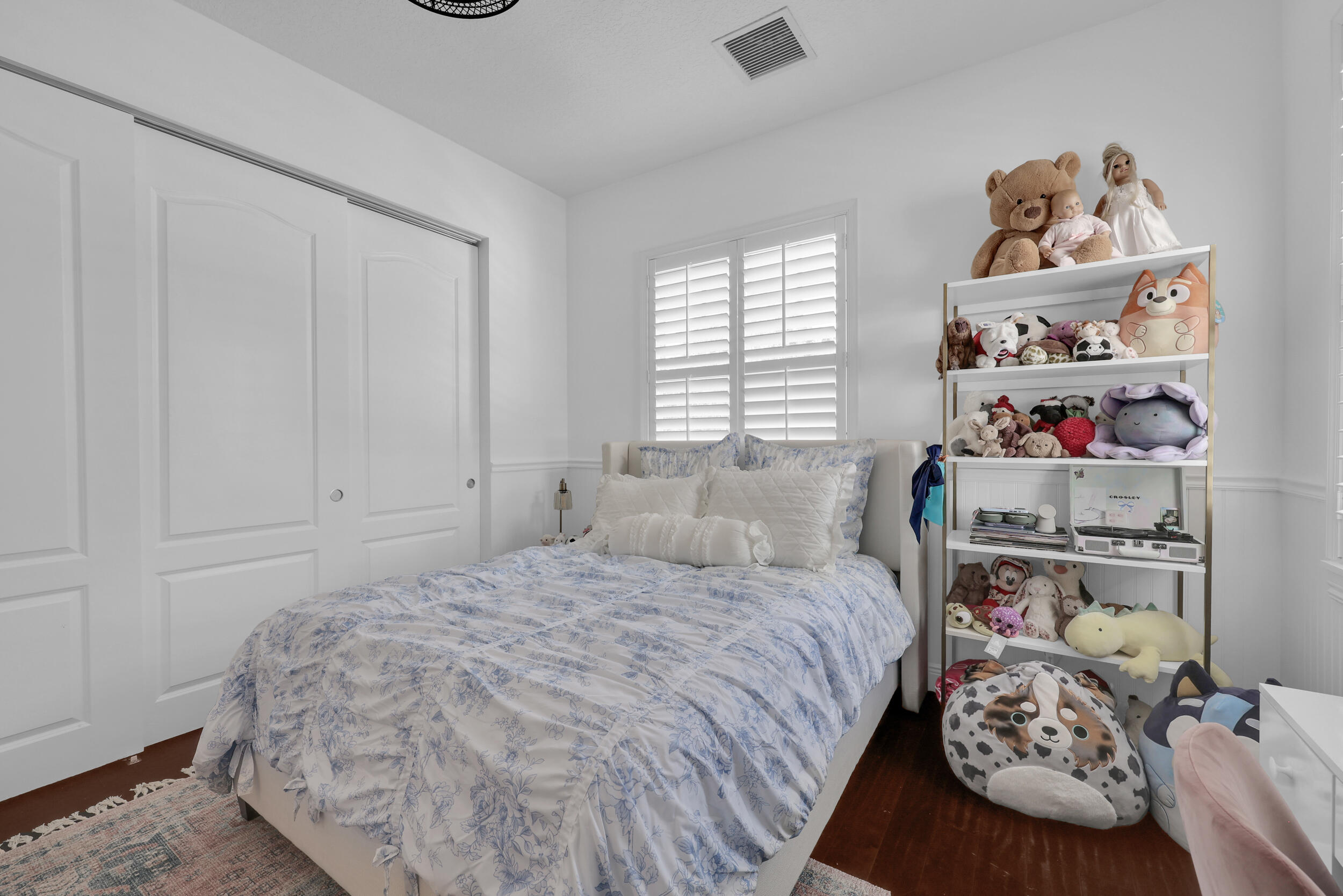 212 W Bay Cedar Circle
