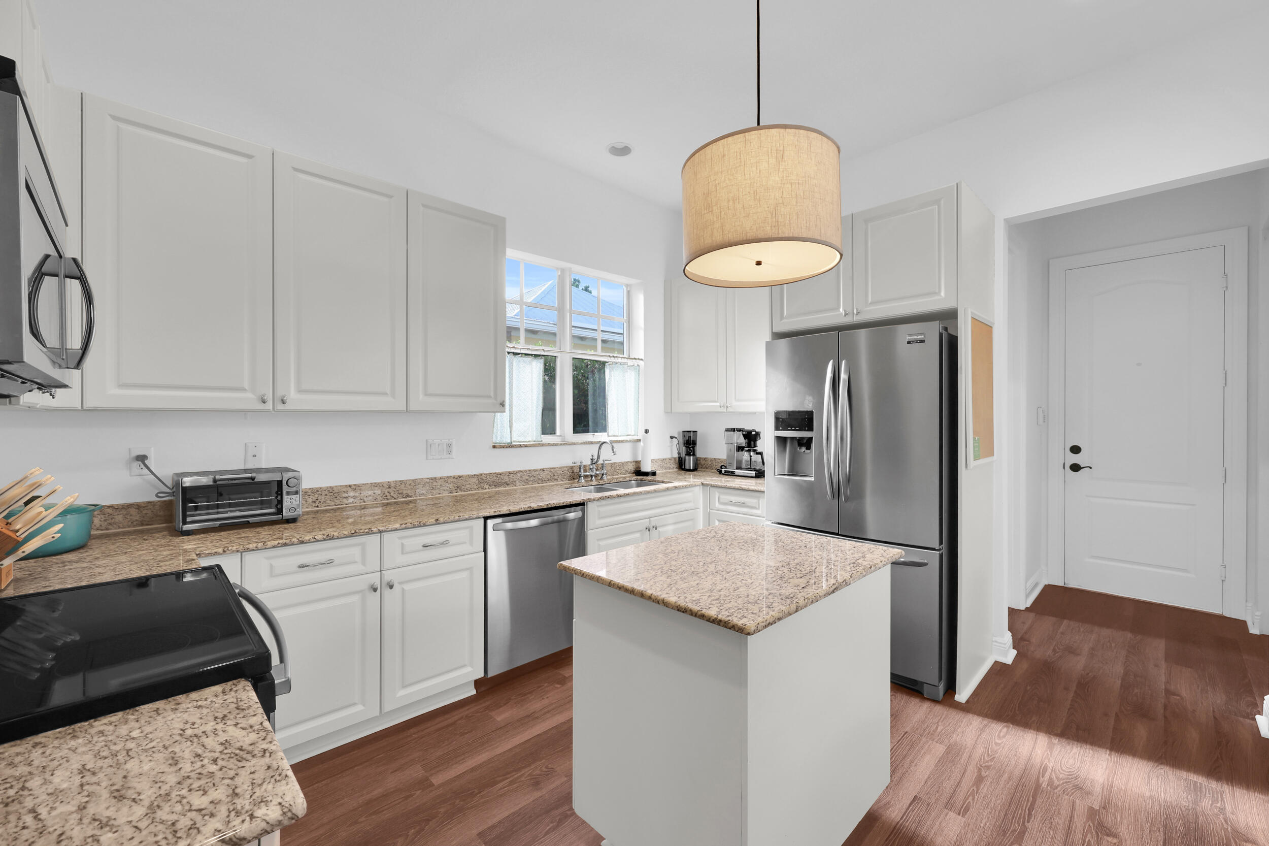 212 W Bay Cedar Circle