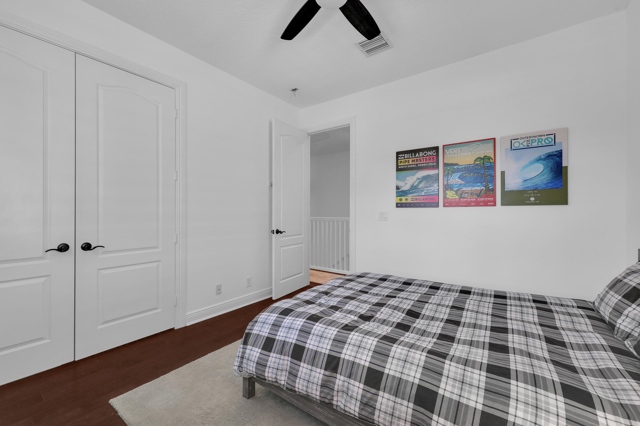 212 W Bay Cedar Circle