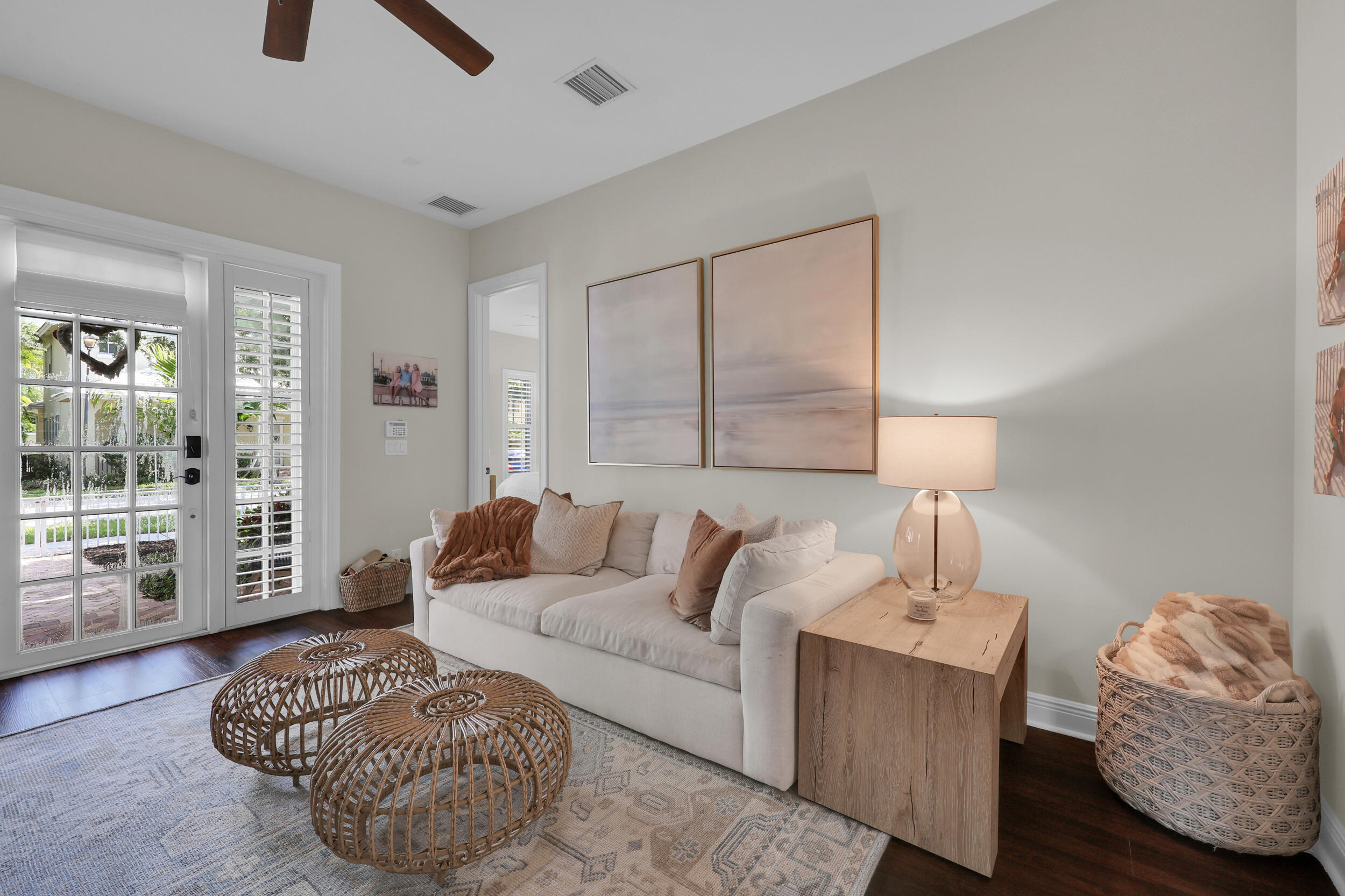 212 W Bay Cedar Circle