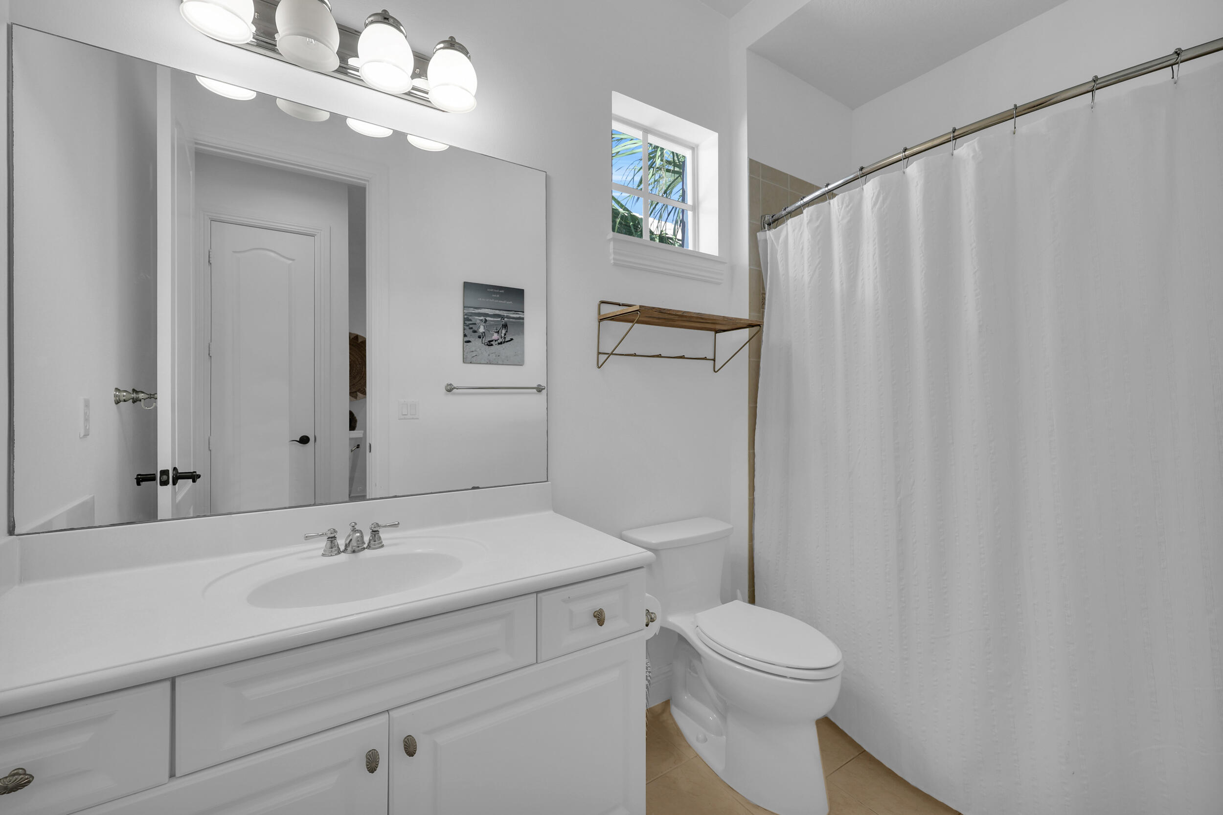 212 W Bay Cedar Circle