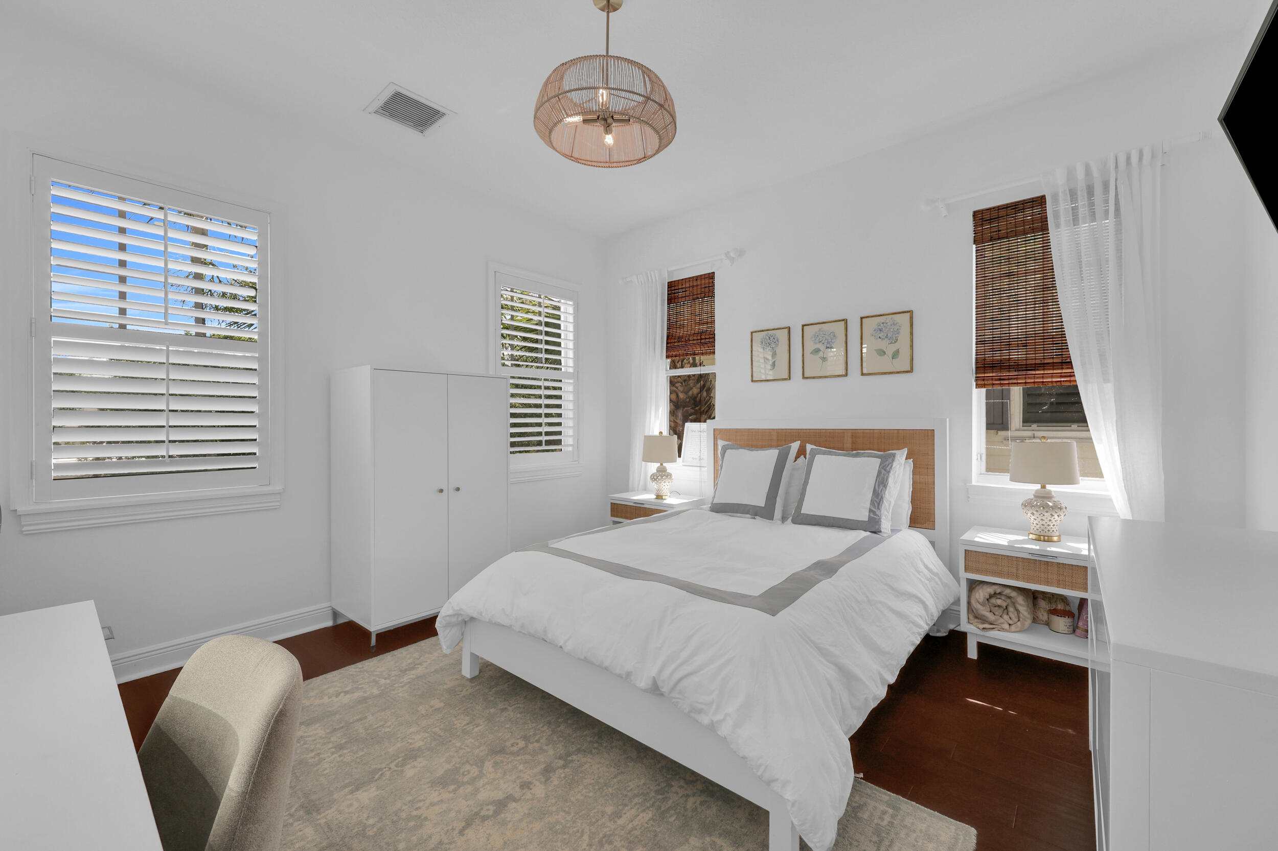 212 W Bay Cedar Circle