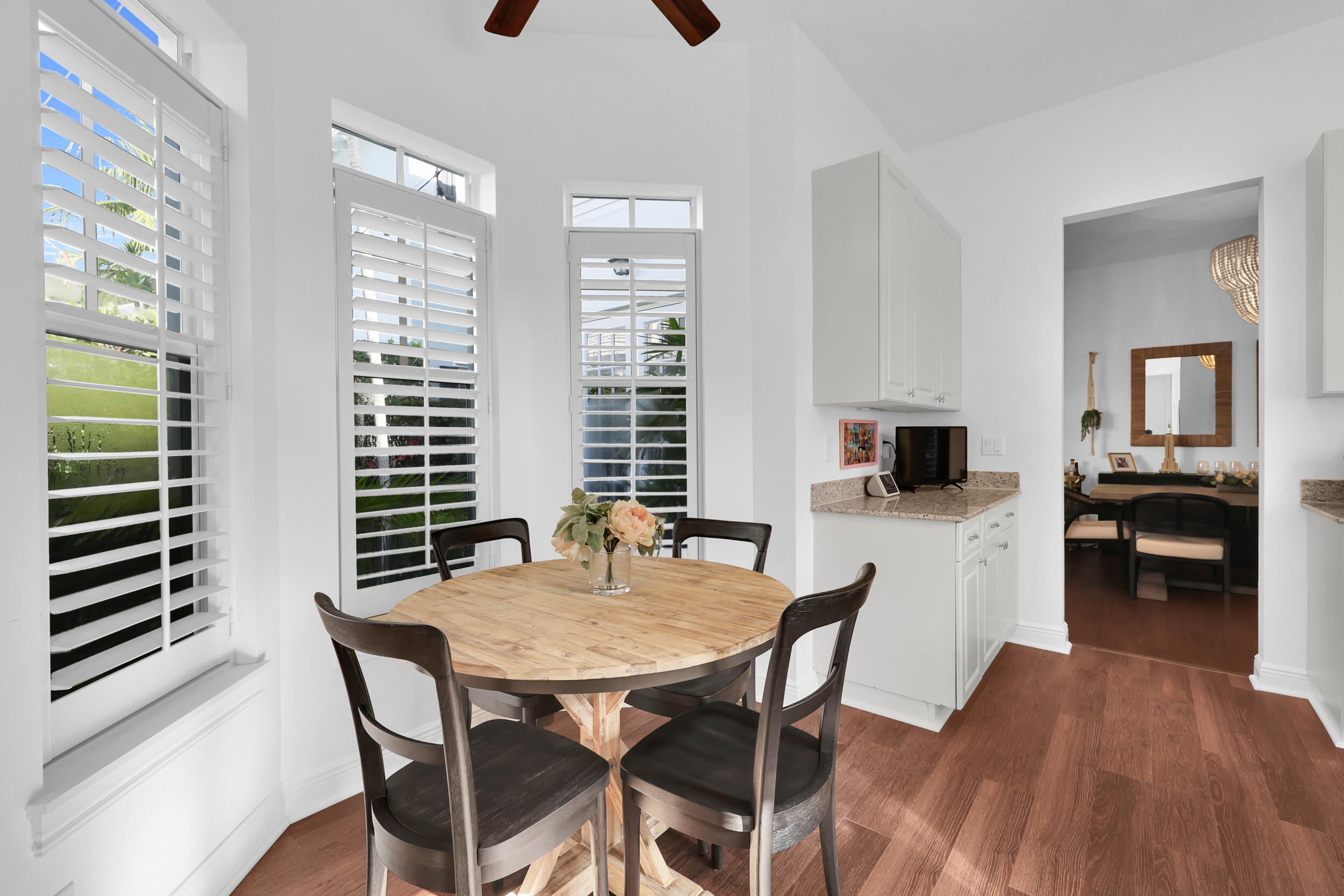 212 W Bay Cedar Circle