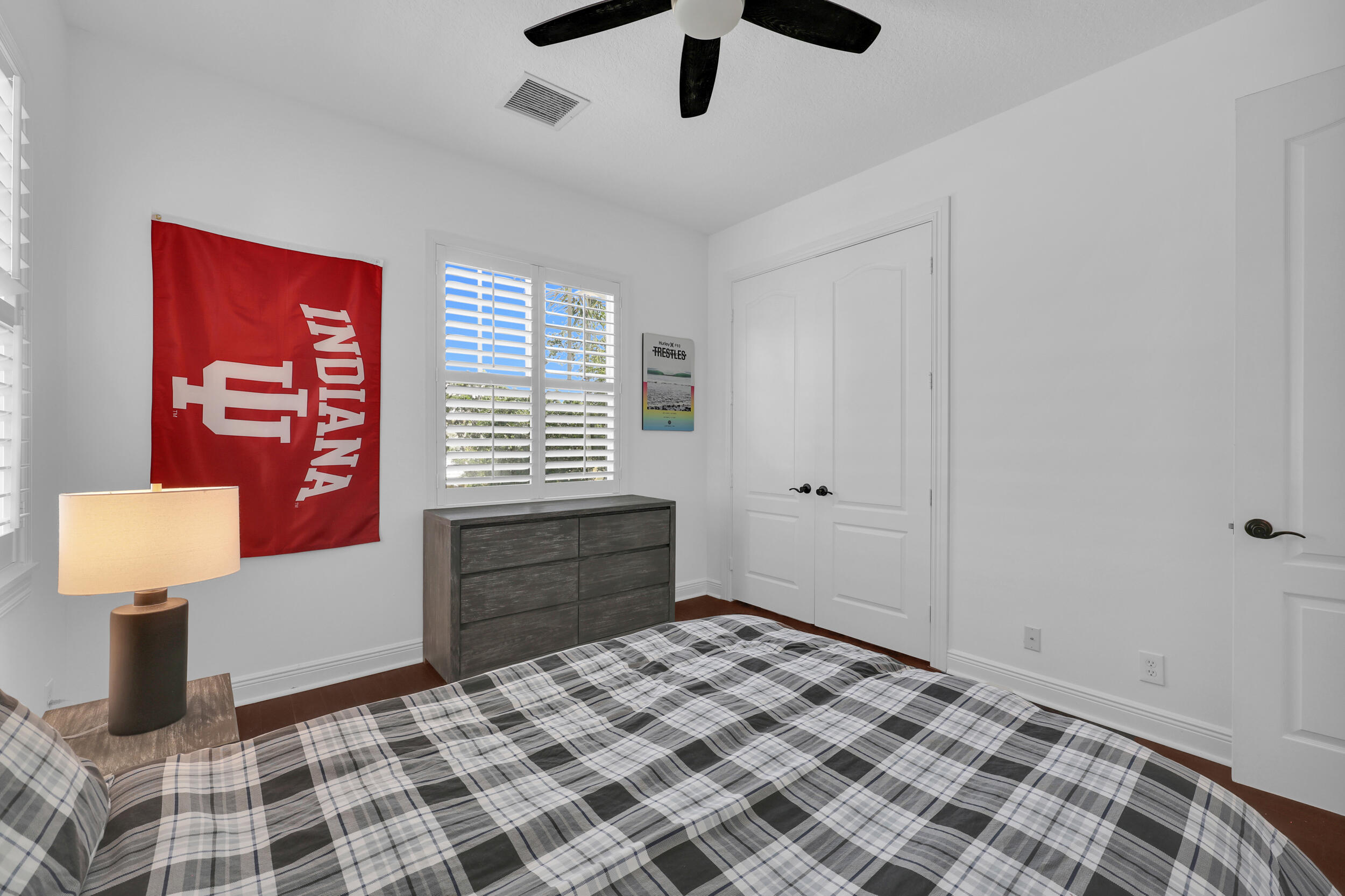 212 W Bay Cedar Circle