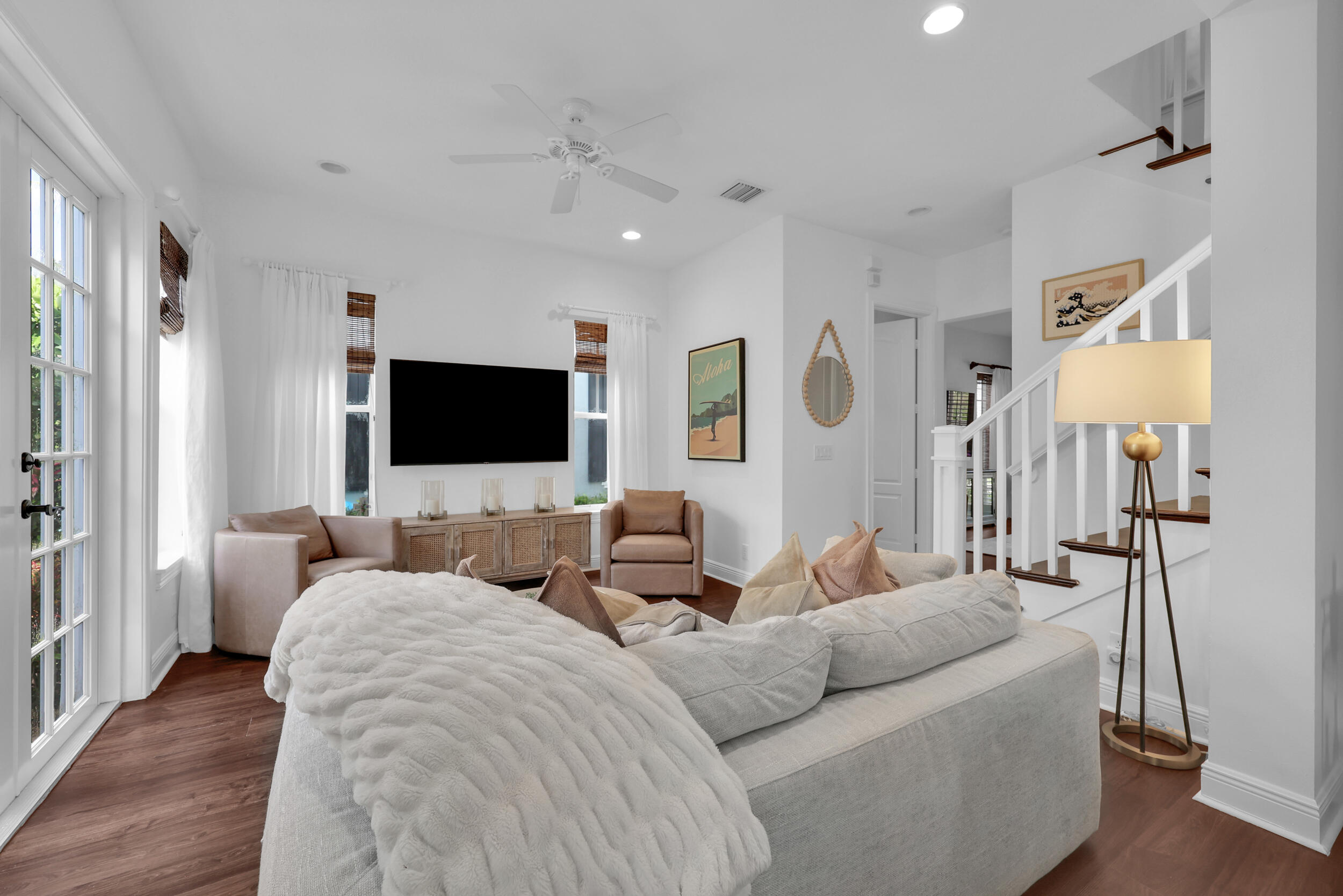 212 W Bay Cedar Circle