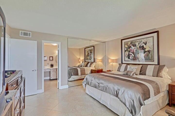 501 LAKE SHORE Drive 206