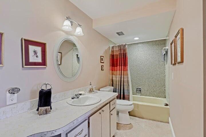 501 LAKE SHORE Drive 206