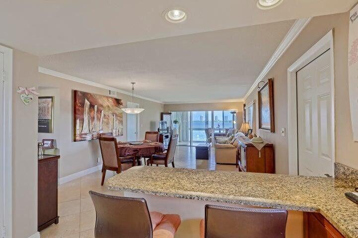 501 LAKE SHORE Drive 206