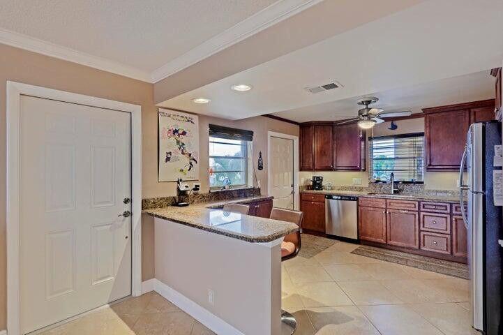 501 LAKE SHORE Drive 206