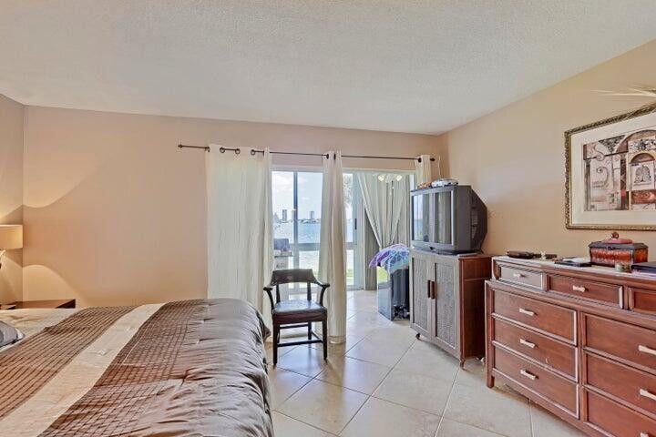 501 LAKE SHORE Drive 206