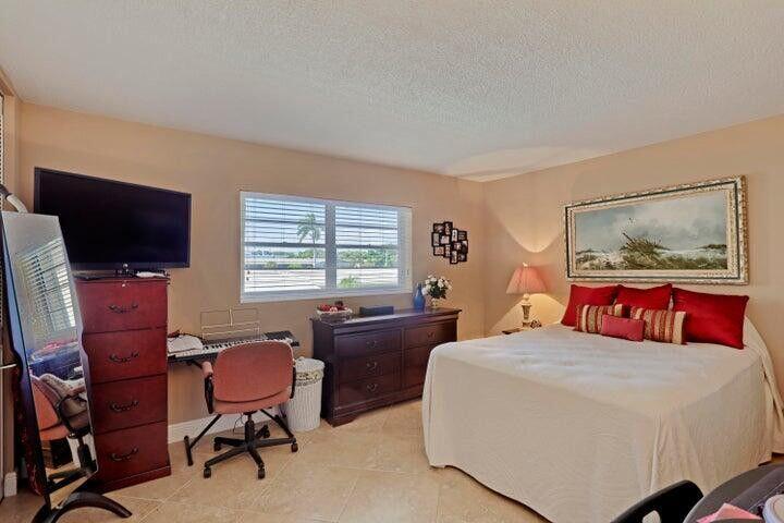 501 LAKE SHORE Drive 206