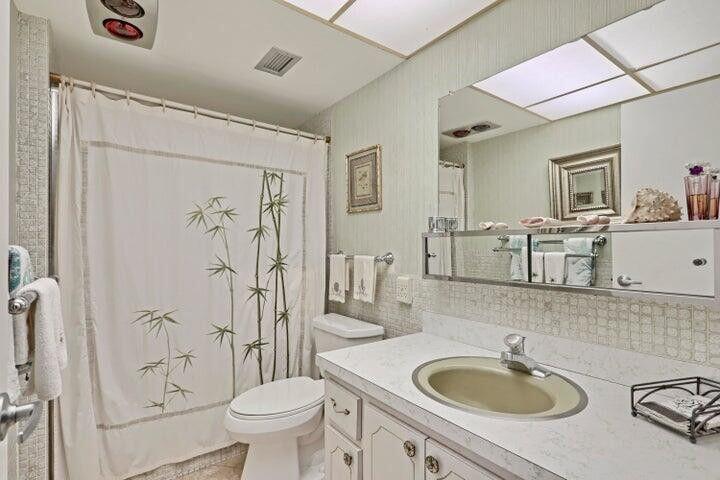 501 LAKE SHORE Drive 206