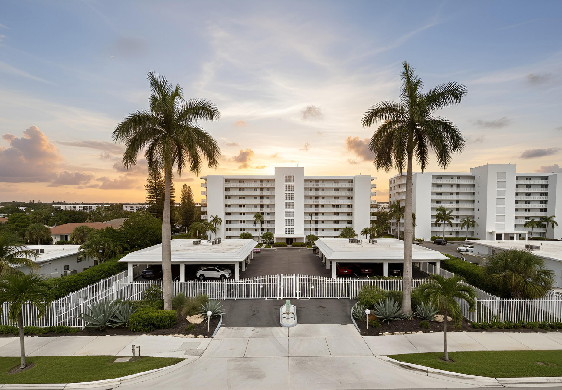 501 LAKE SHORE Drive 206