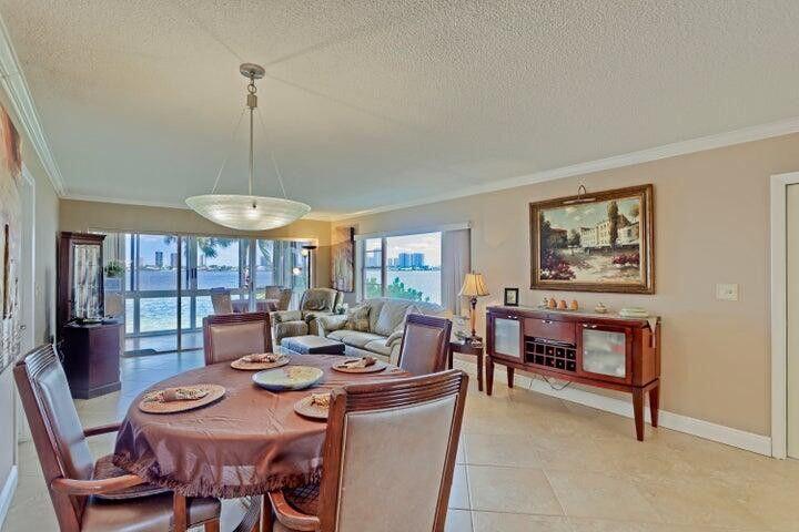 501 LAKE SHORE Drive 206