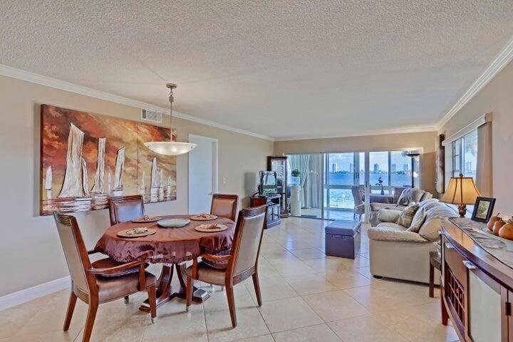 501 LAKE SHORE Drive 206