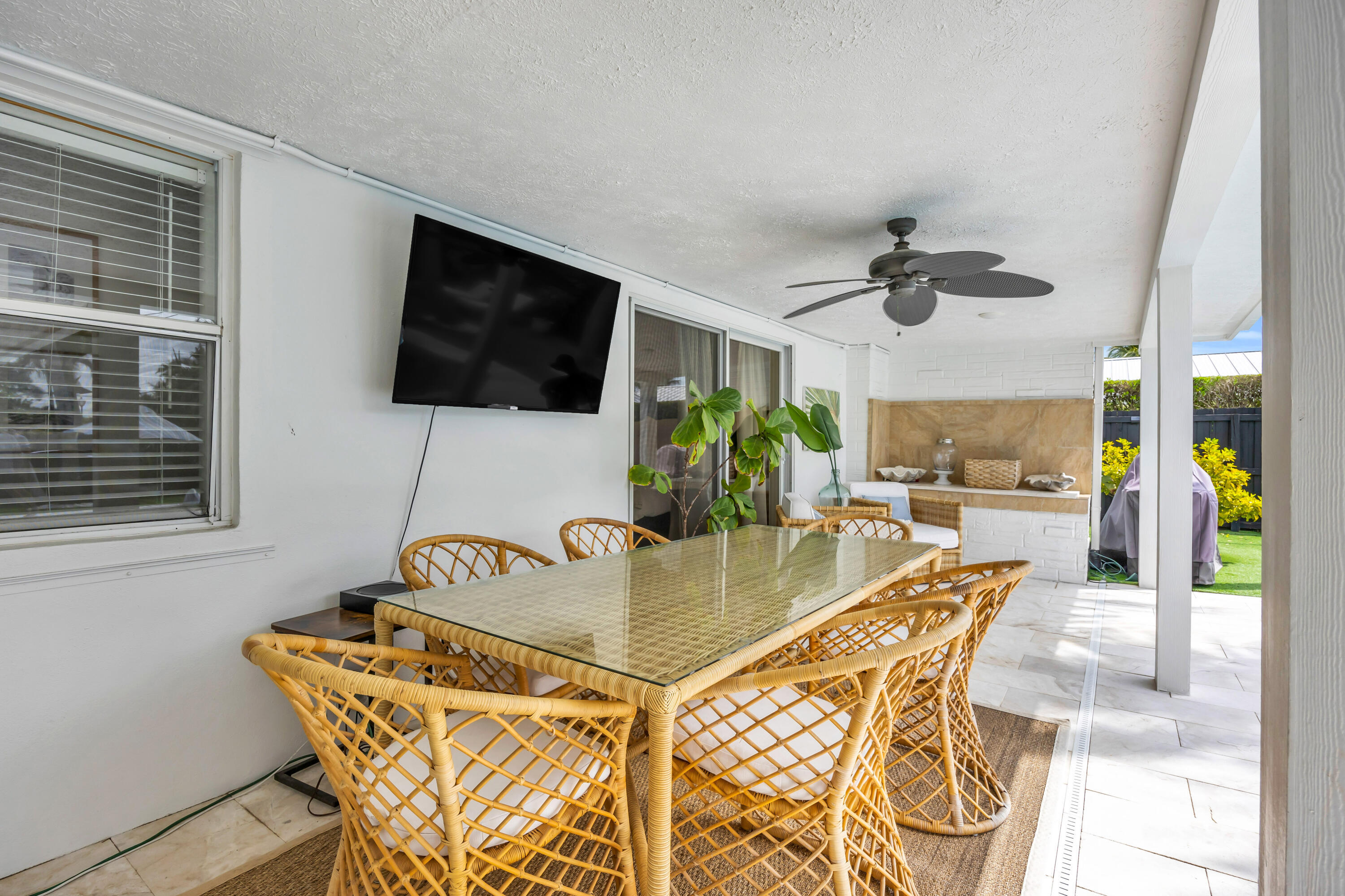 366 ELM Avenue