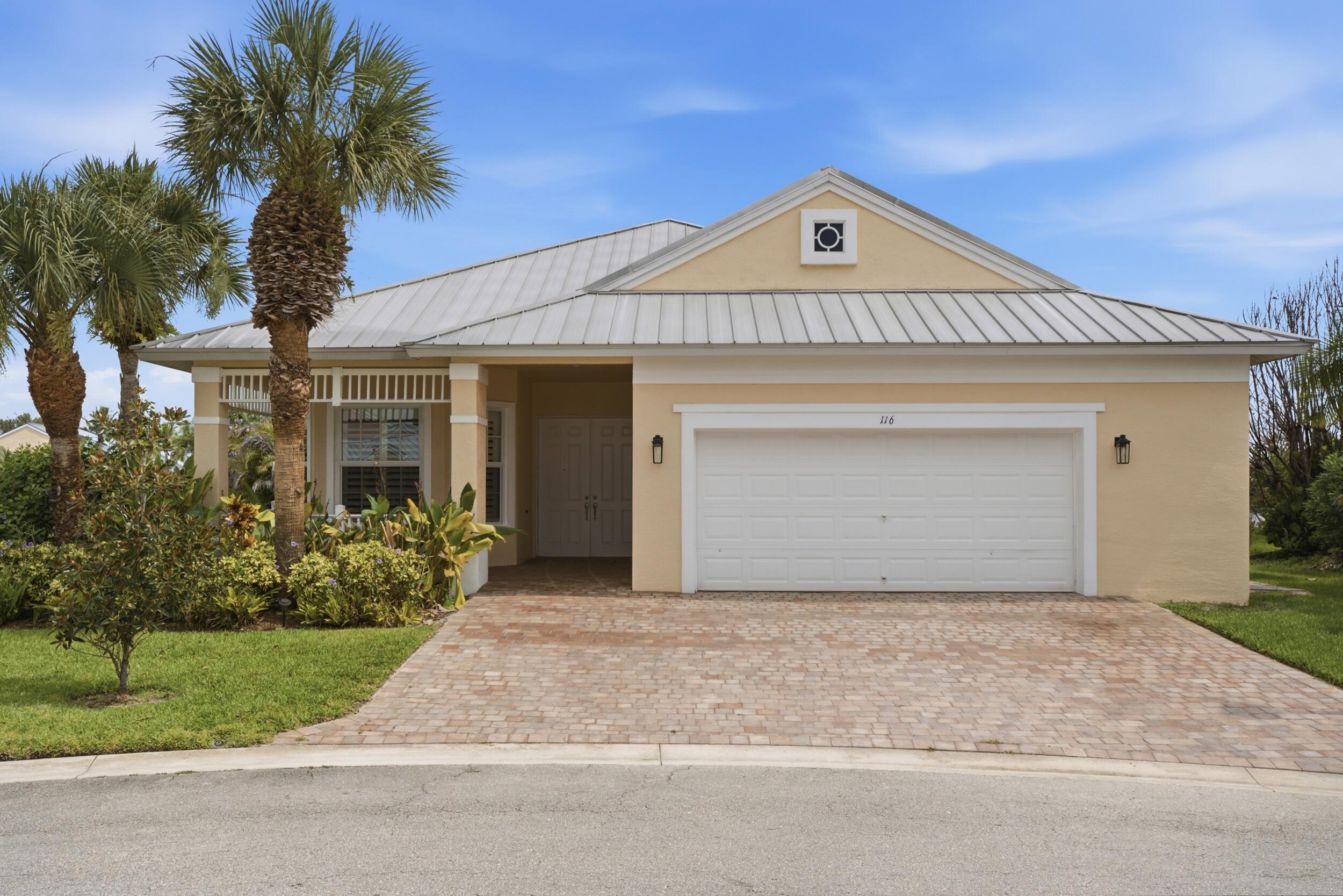 116 NW Summerville Court