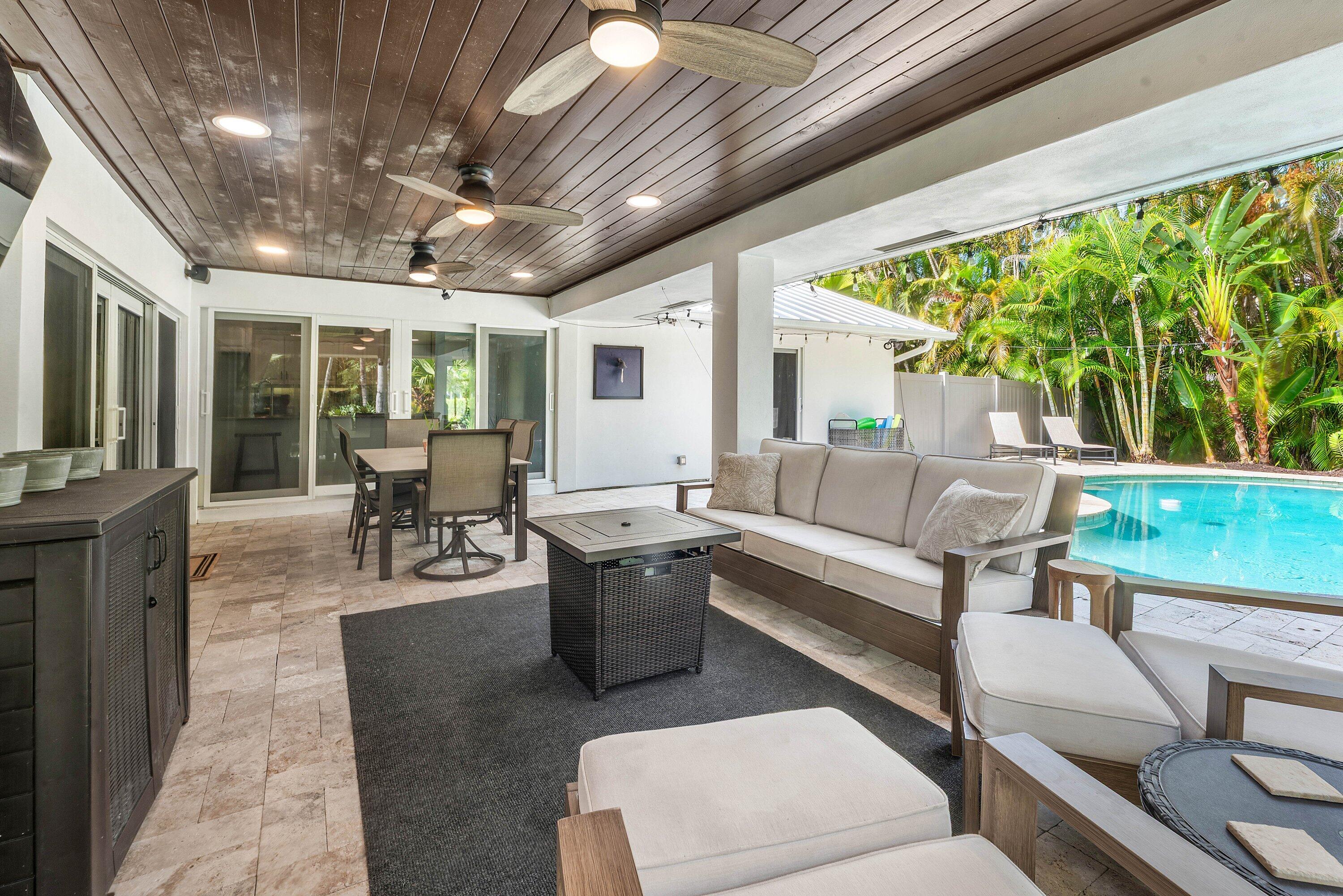 18329 LOXAHATCHEE RIVER Road