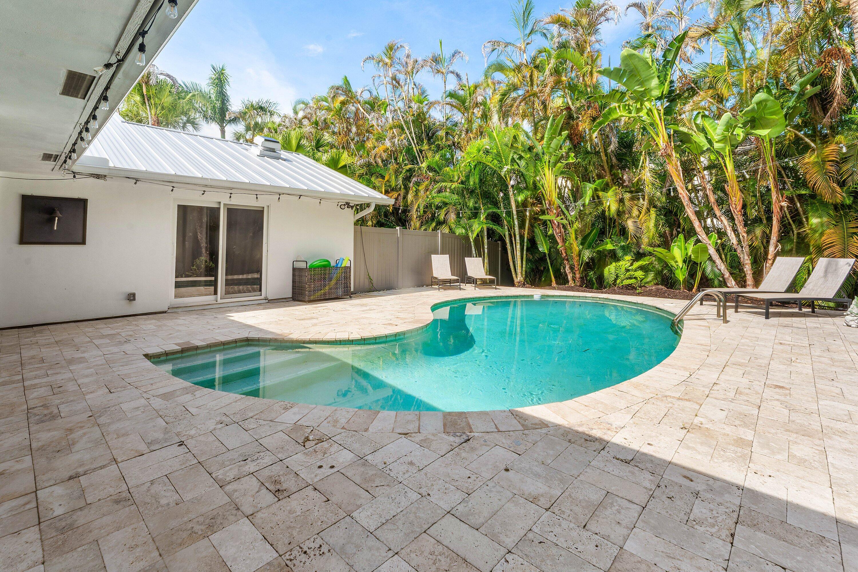 18329 LOXAHATCHEE RIVER Road