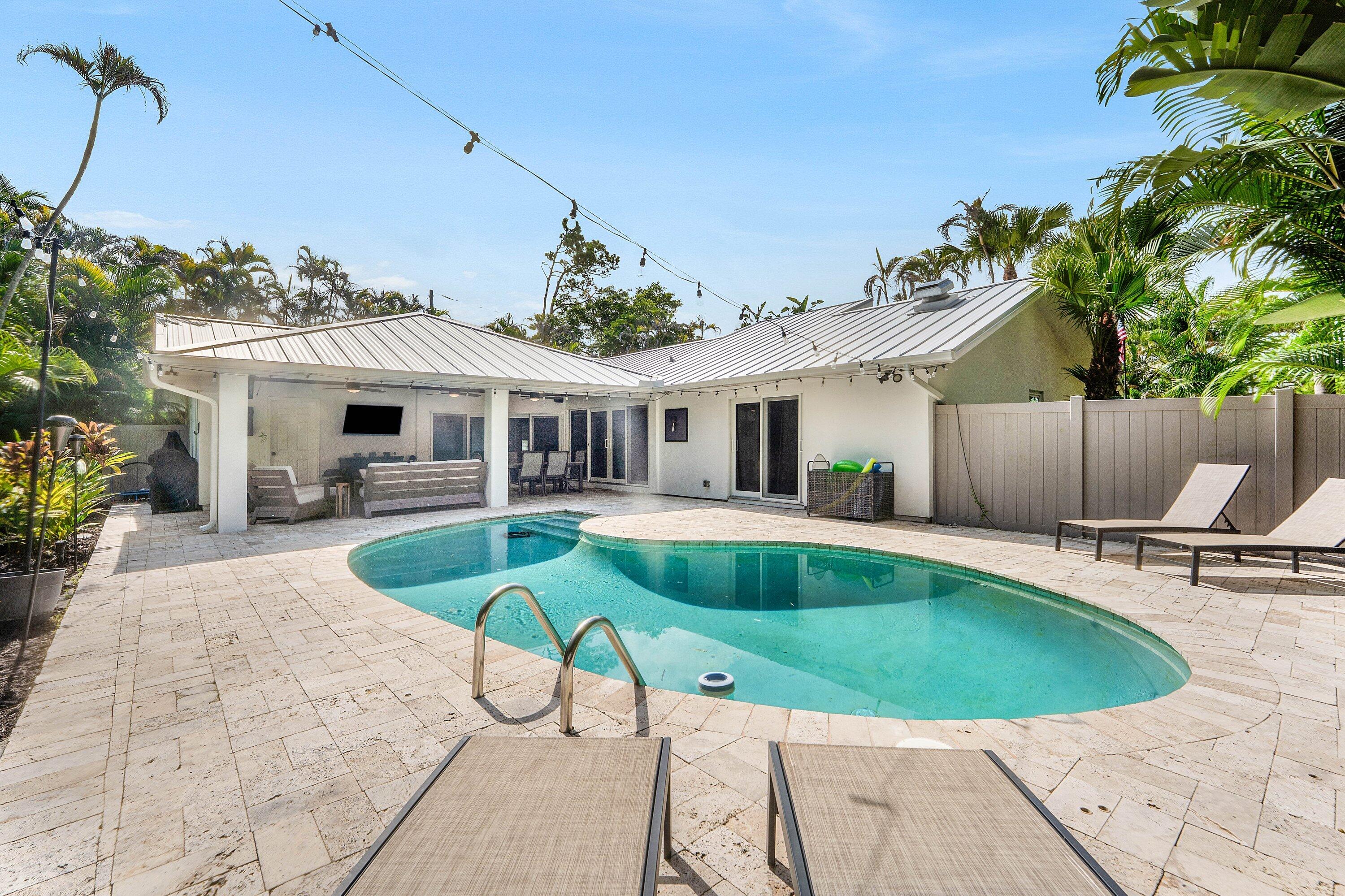 18329 LOXAHATCHEE RIVER Road
