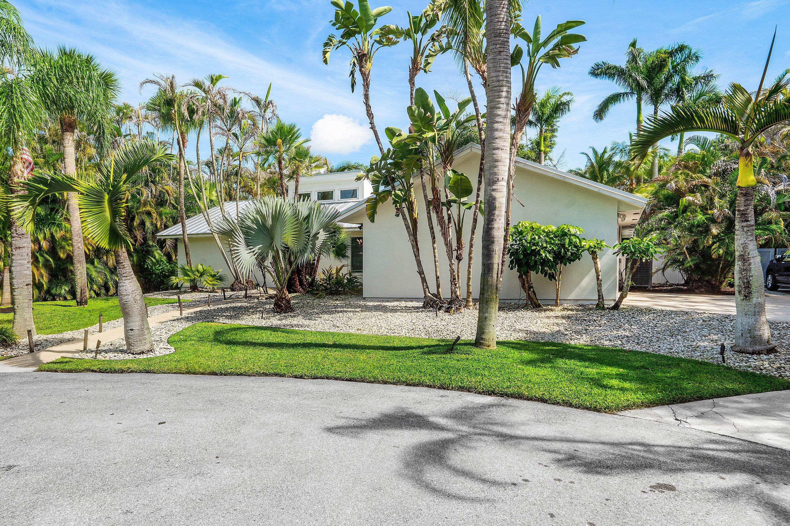 18329 LOXAHATCHEE RIVER Road