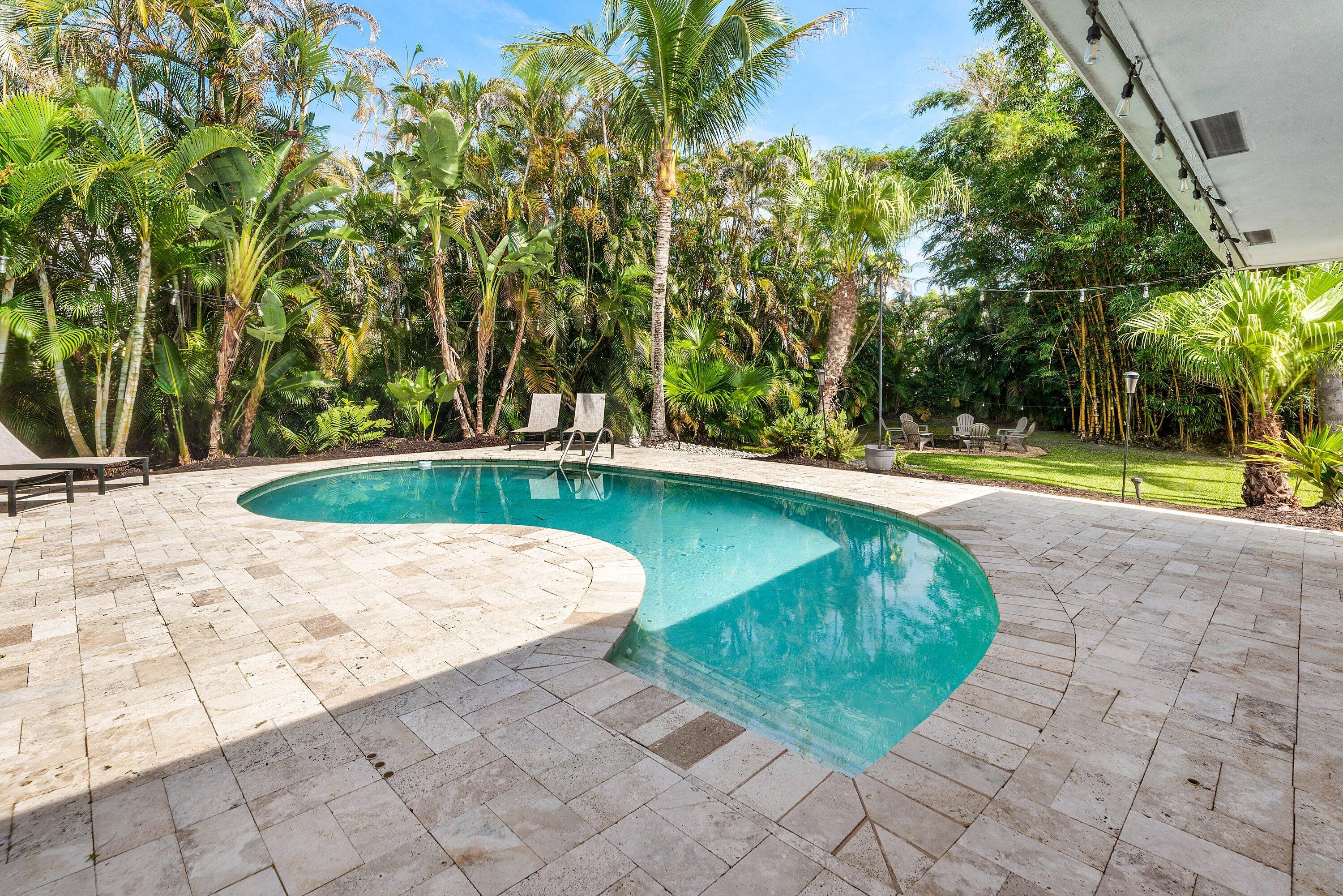 18329 LOXAHATCHEE RIVER Road