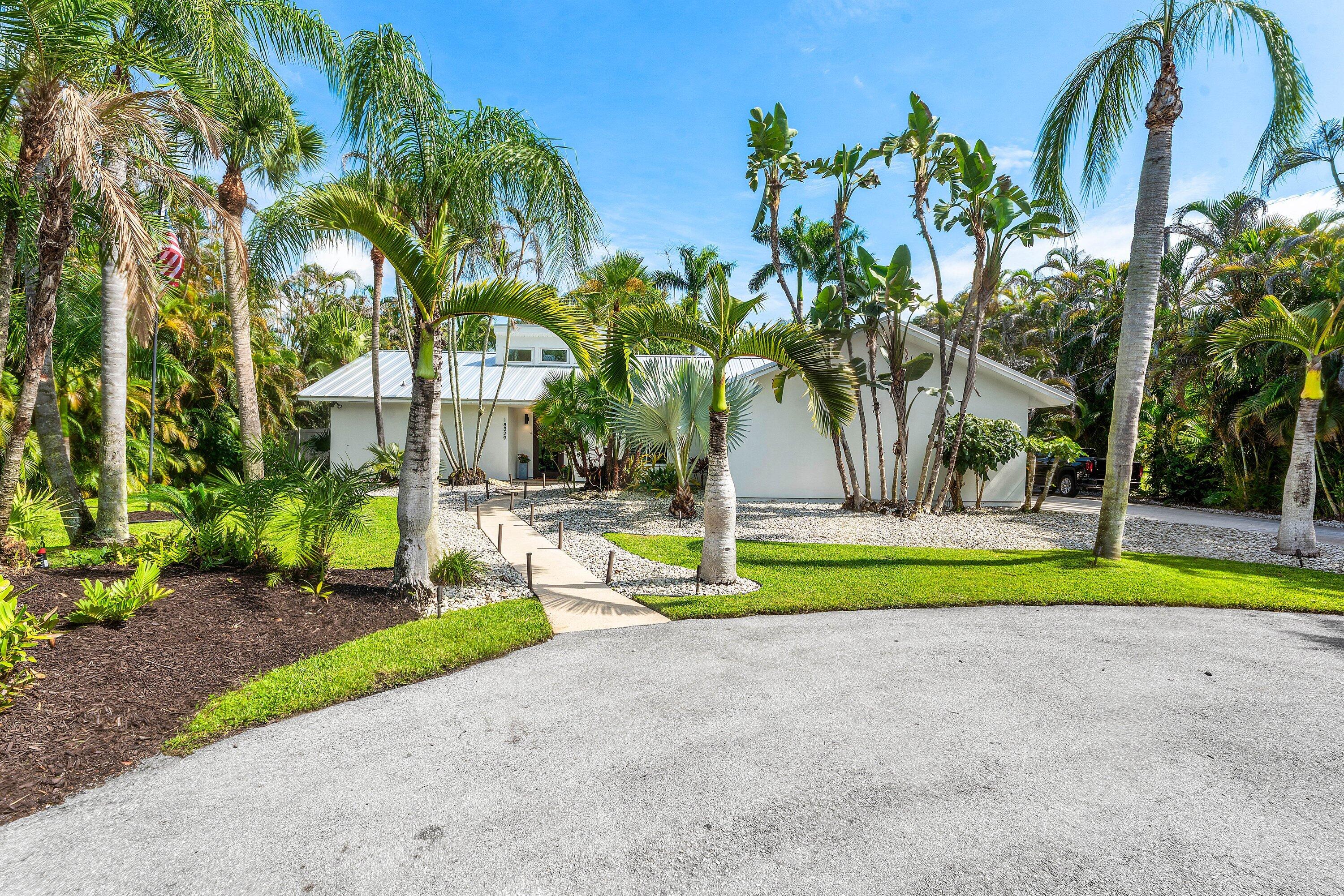 18329 LOXAHATCHEE RIVER Road