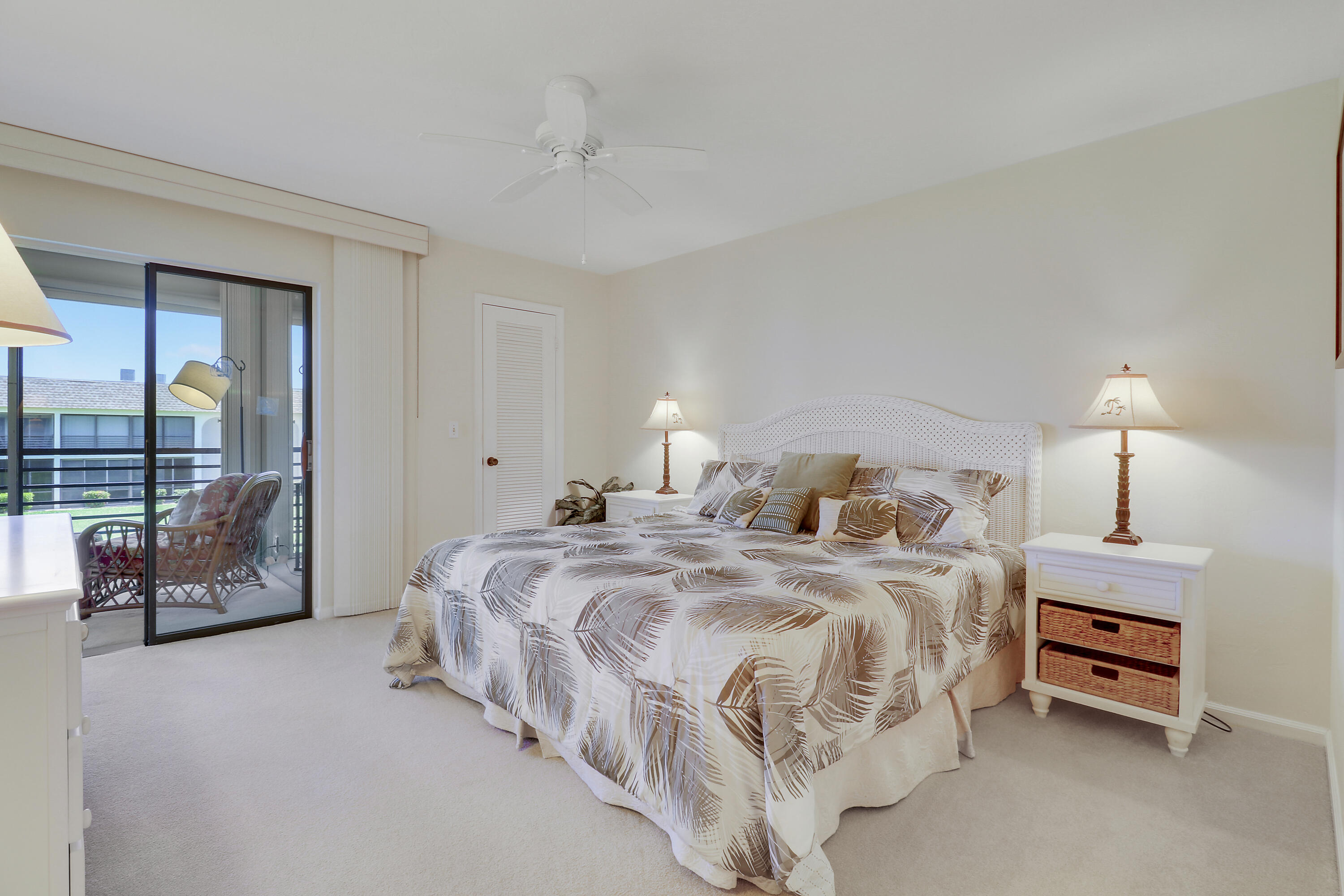 755 Saturn Street I206