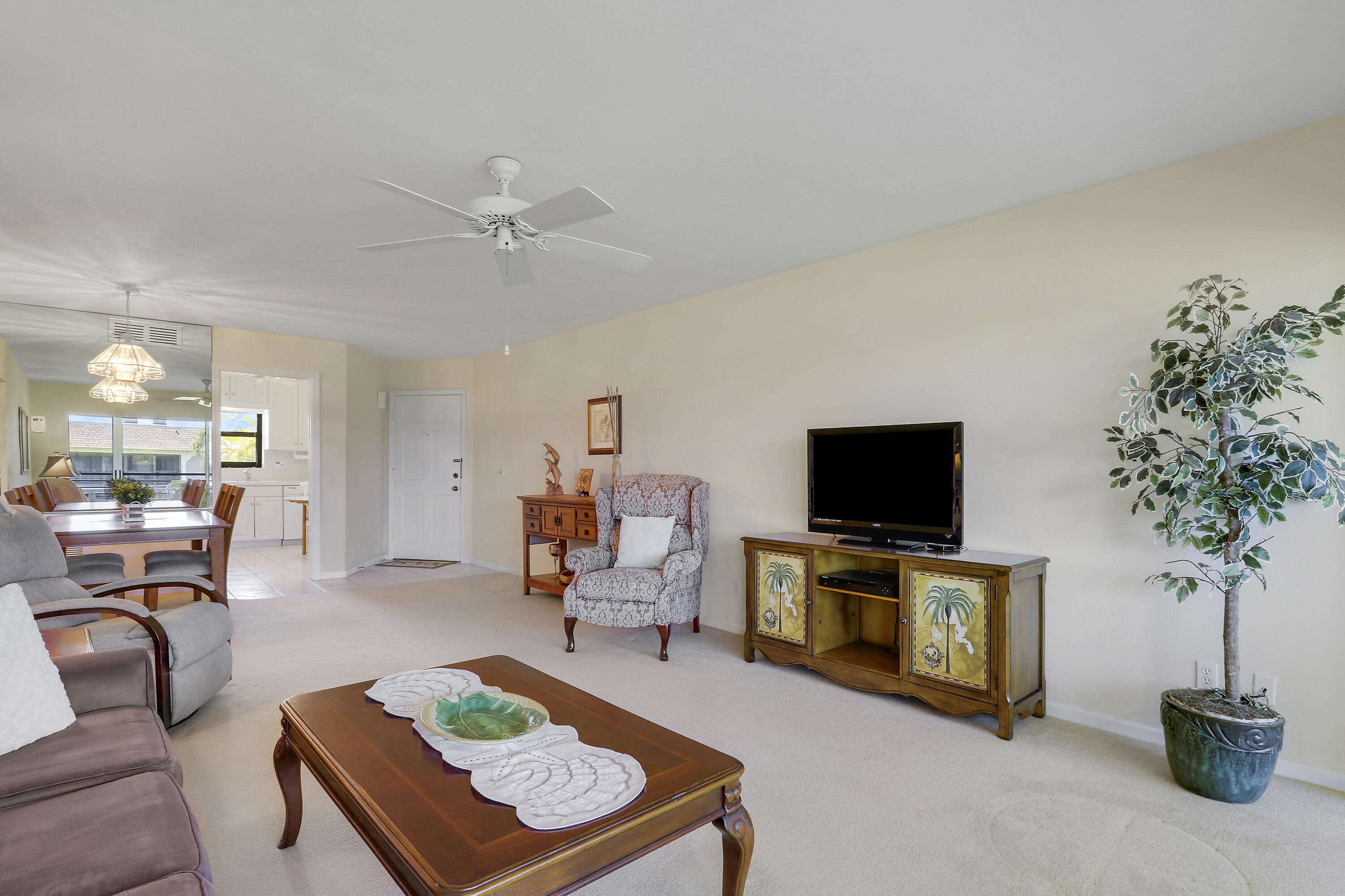 755 Saturn Street I206