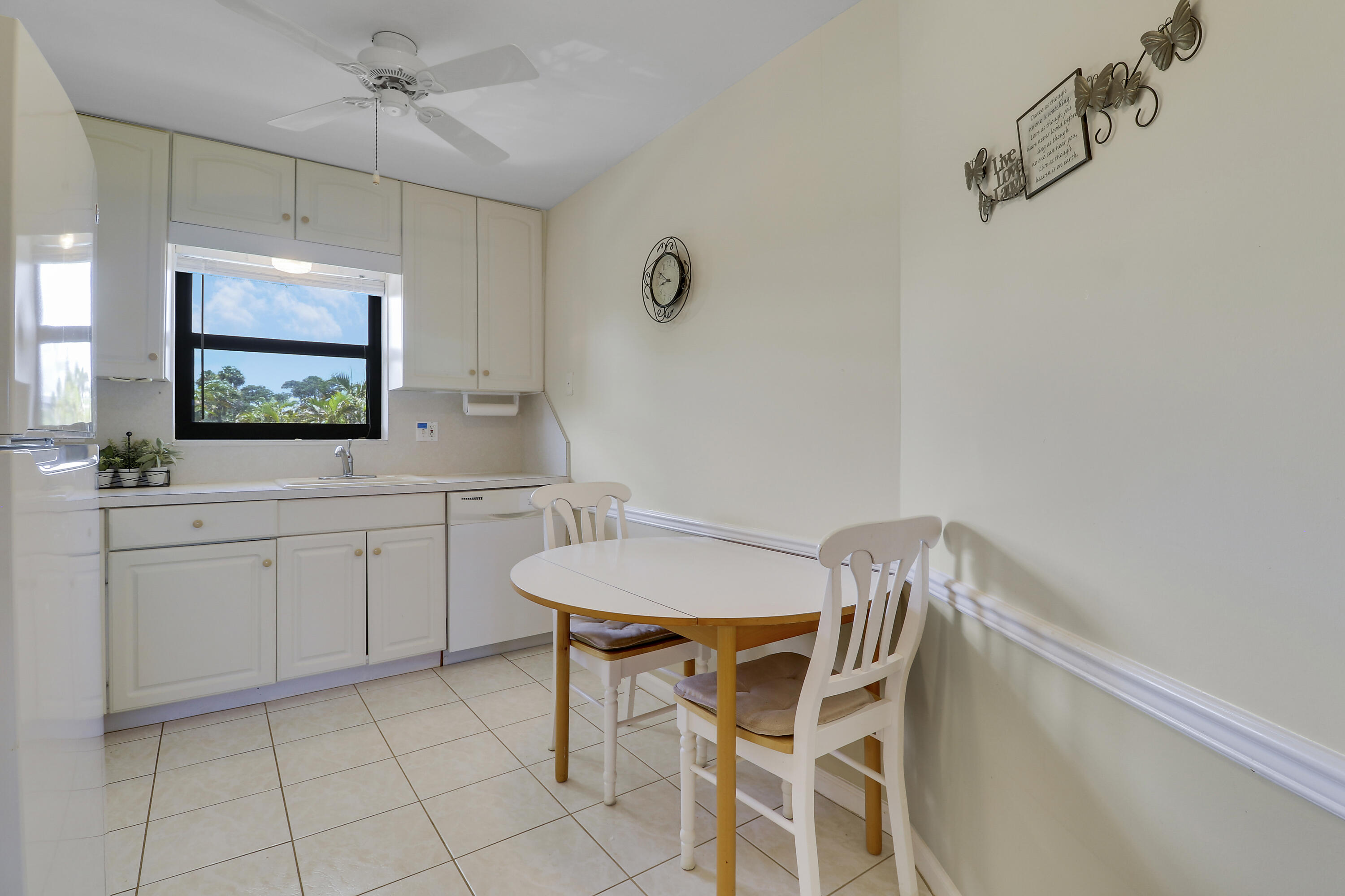 755 Saturn Street I206