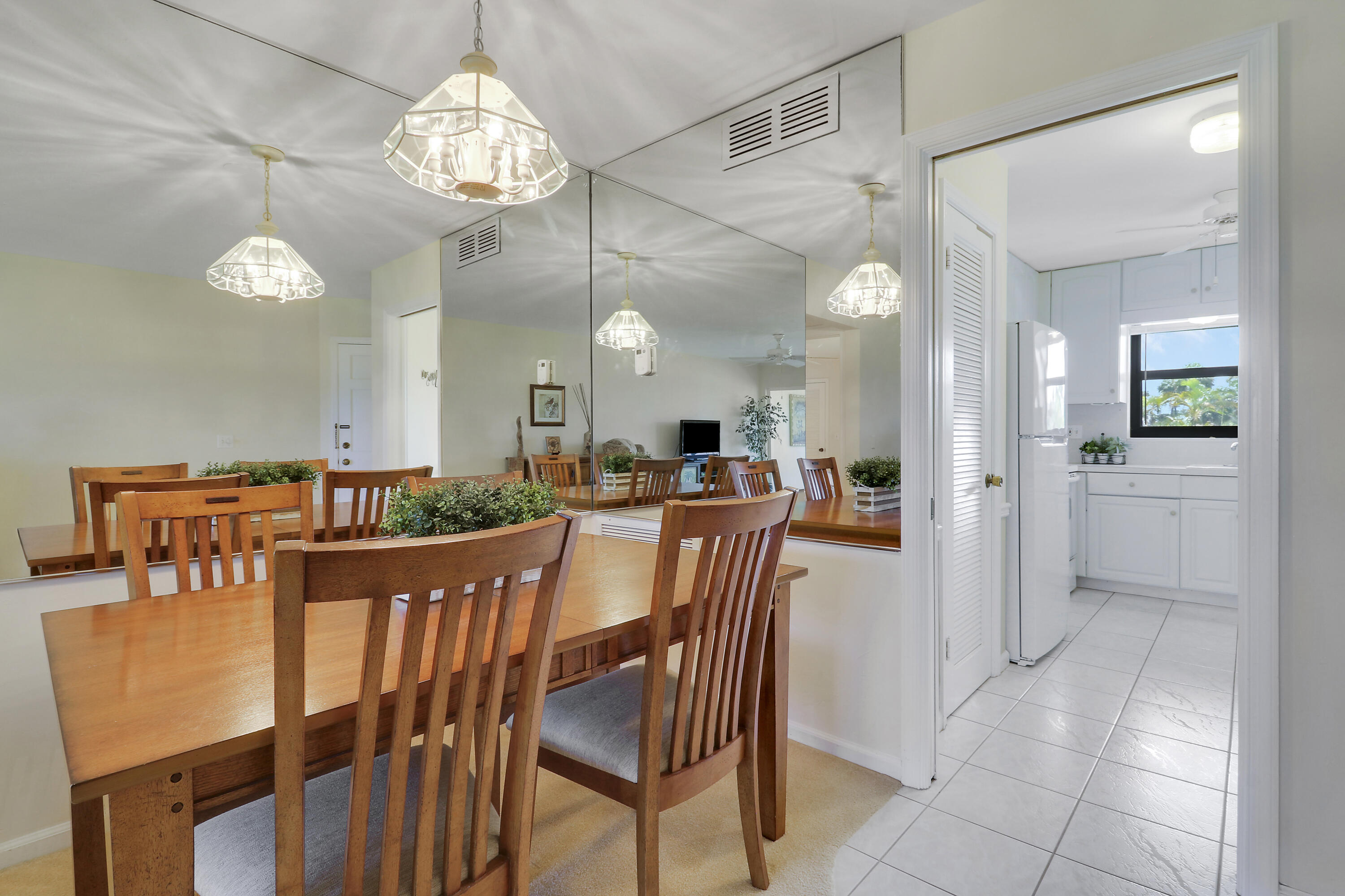 755 Saturn Street I206
