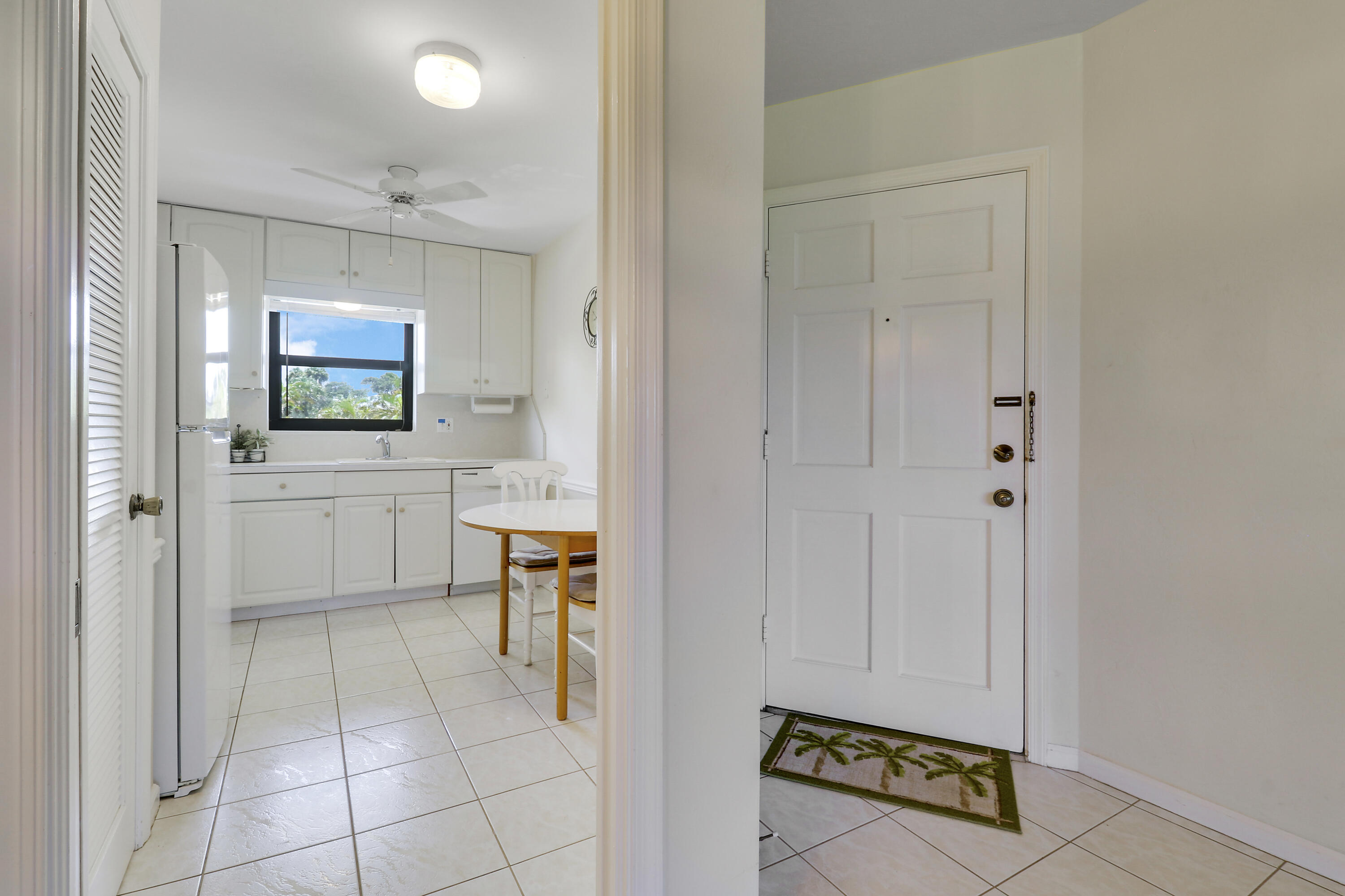 755 Saturn Street I206