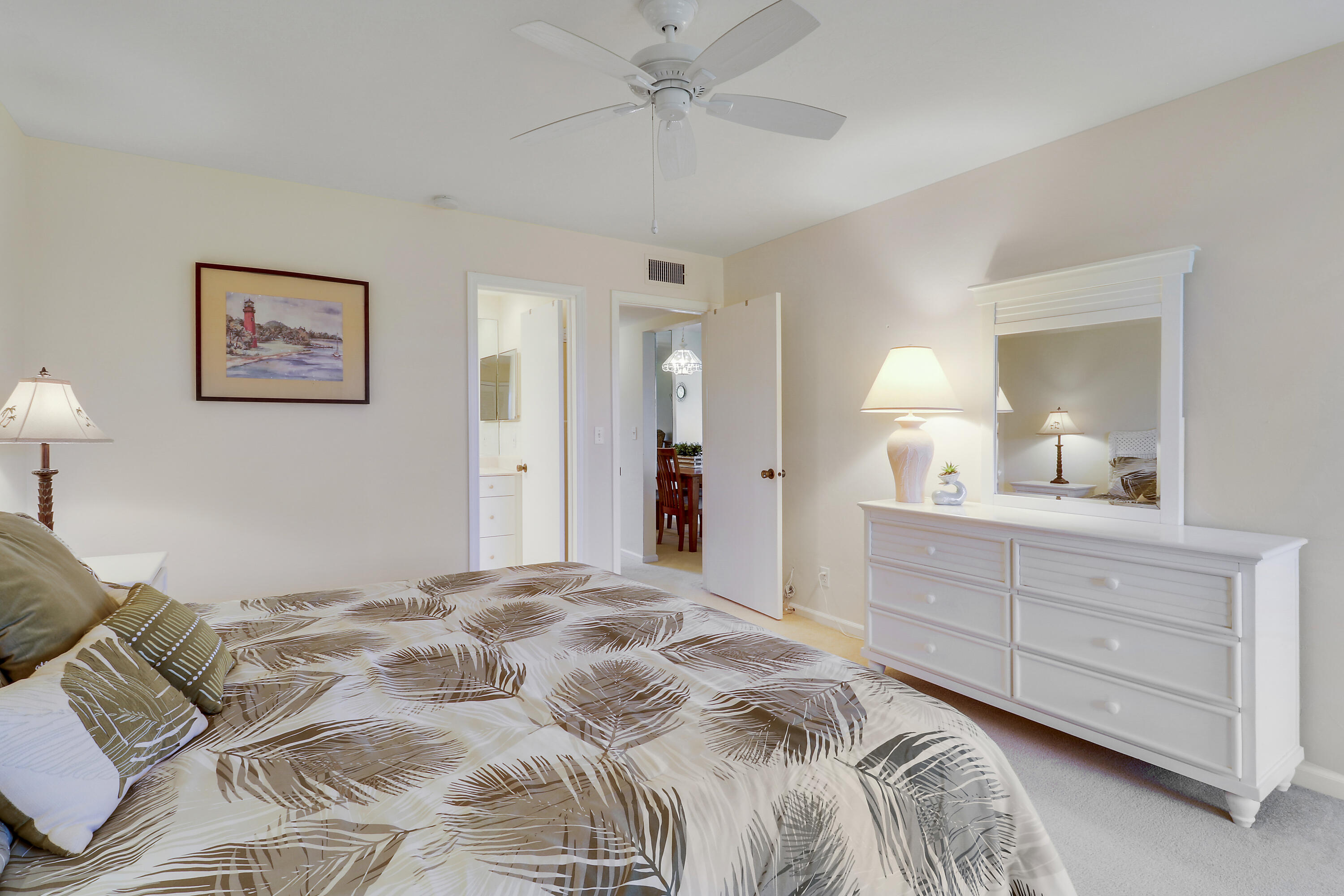 755 Saturn Street I206
