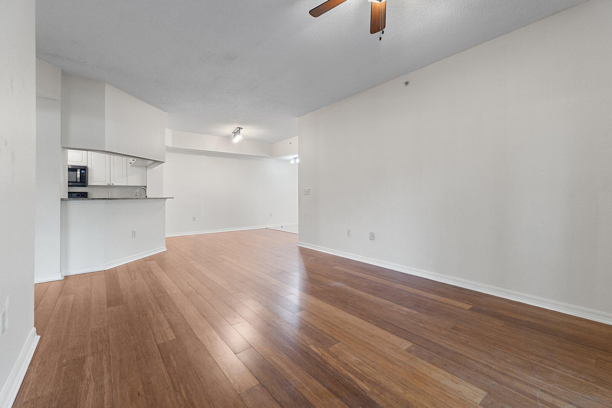 3020 ALCAZAR Place 106