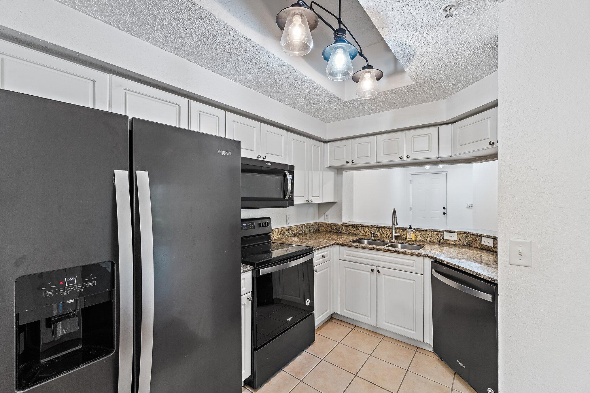 3020 ALCAZAR Place 106