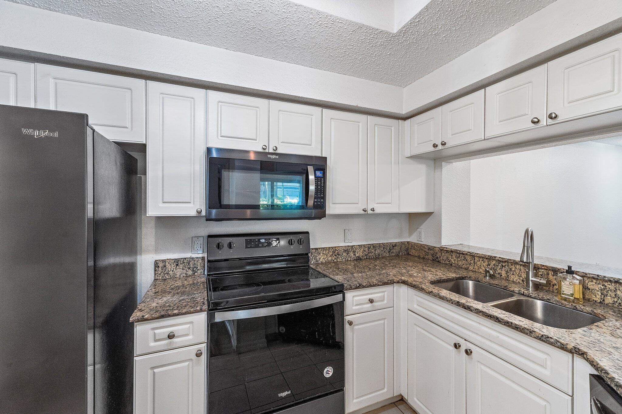 3020 ALCAZAR Place 106