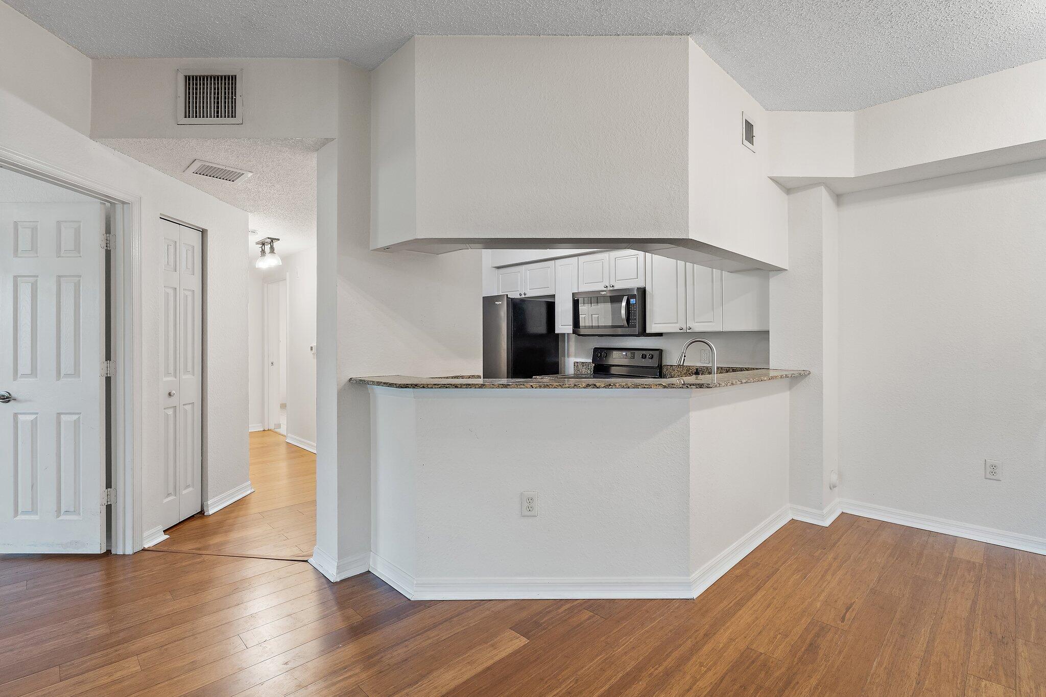 3020 ALCAZAR Place 106