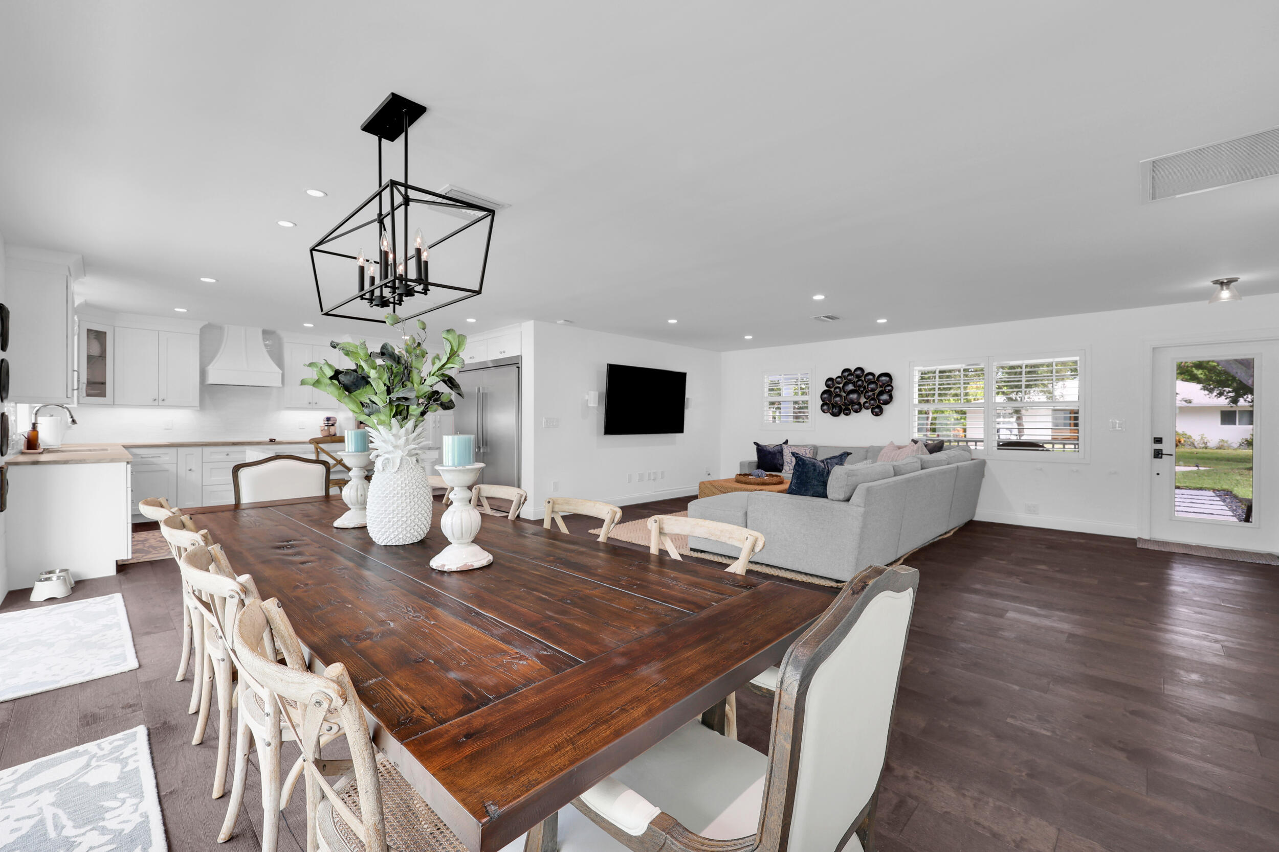 8 WINDSOR Road W