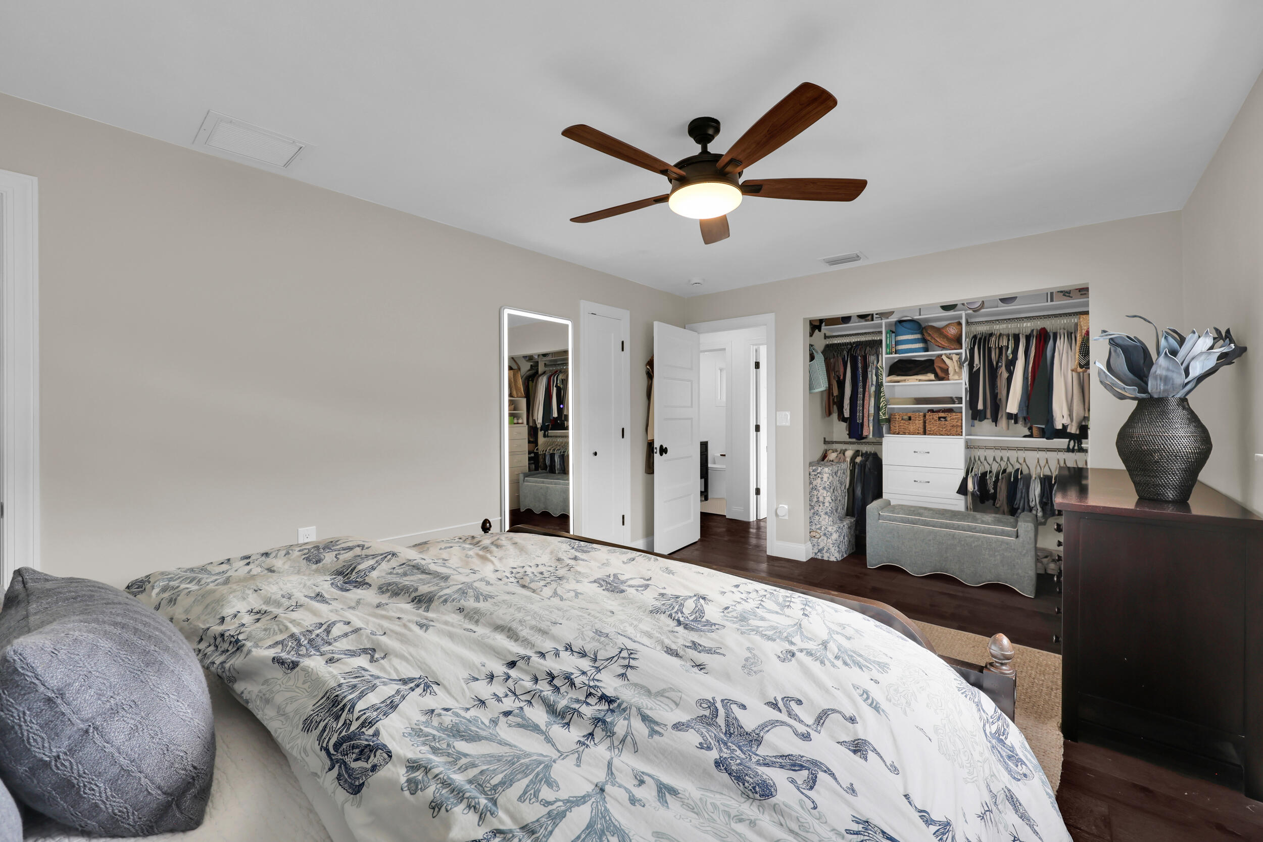8 WINDSOR Road W