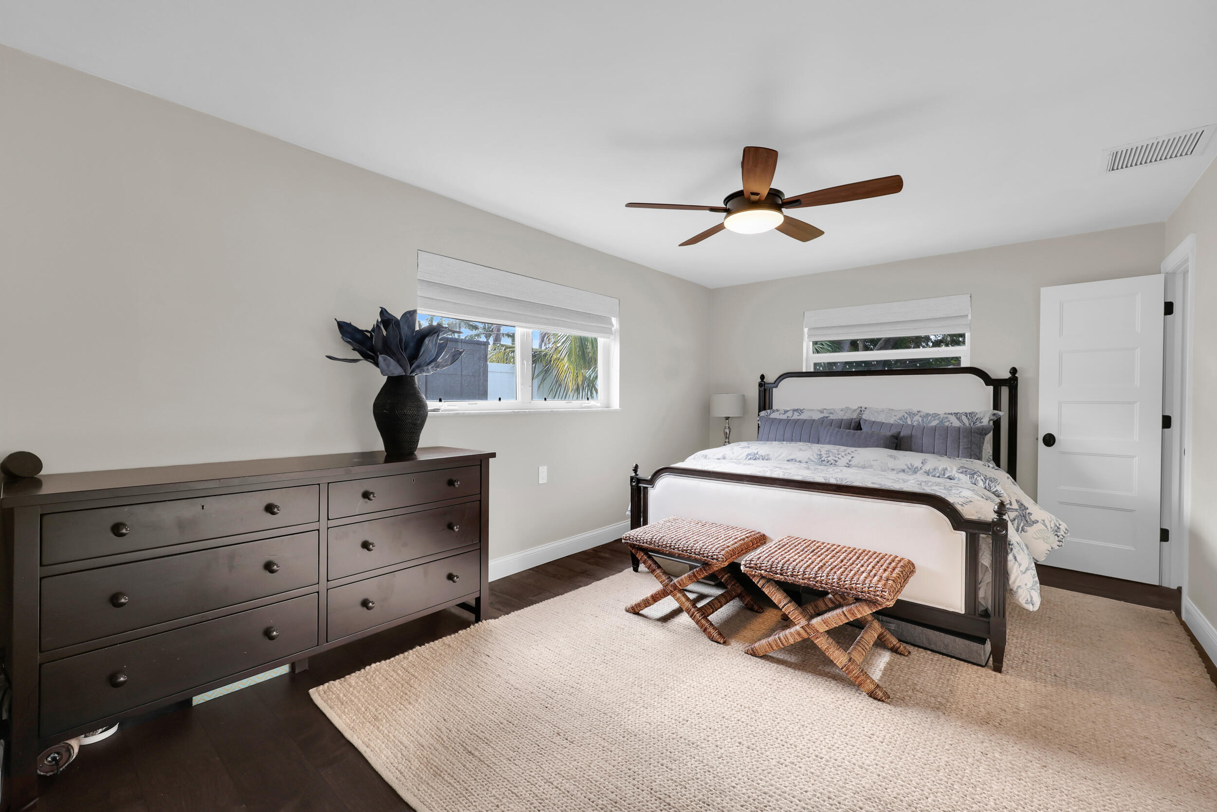 8 WINDSOR Road W