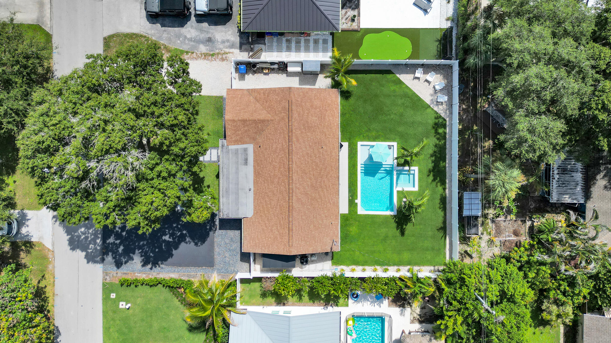 8 WINDSOR Road W