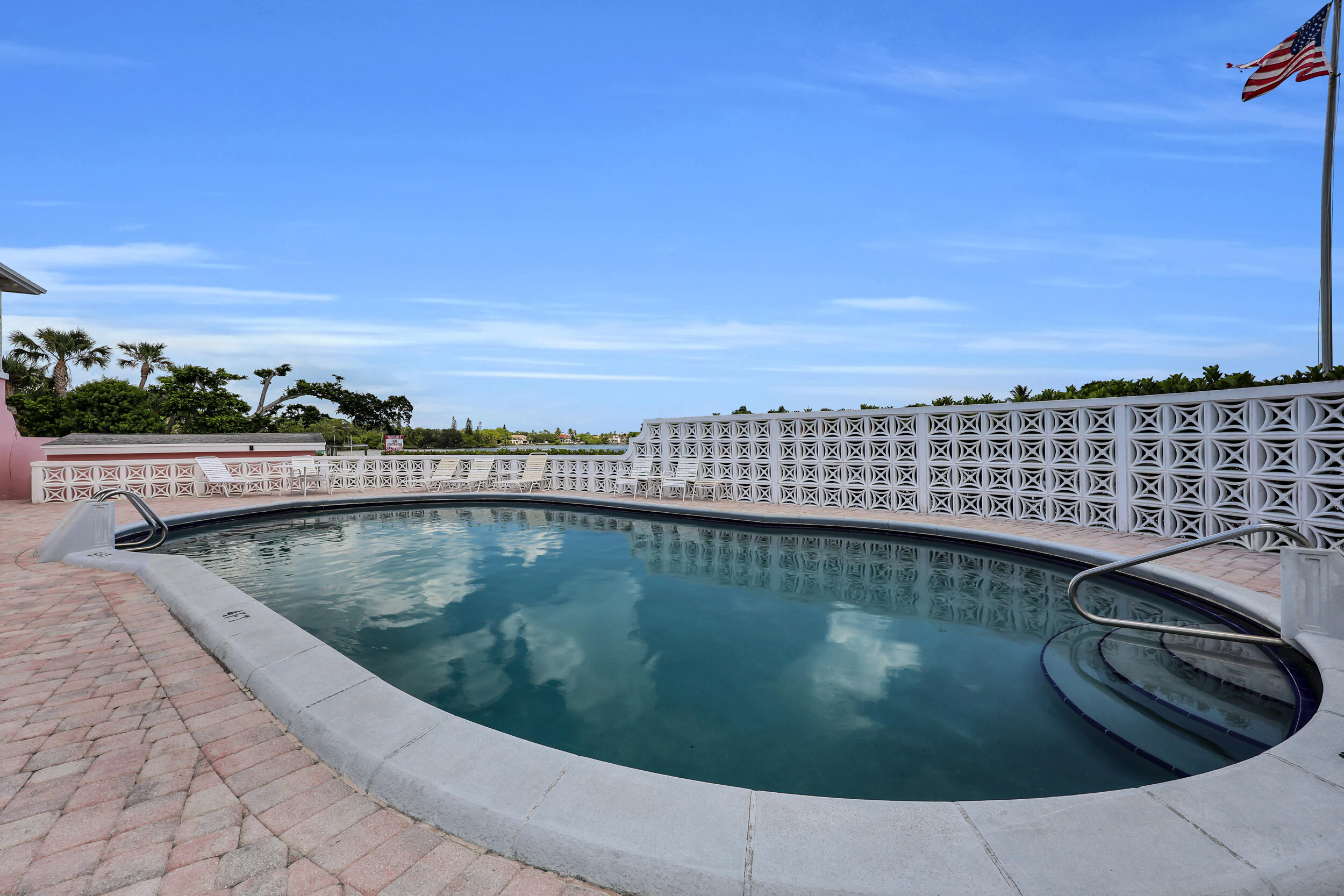 475 Tequesta Drive Unit: 16