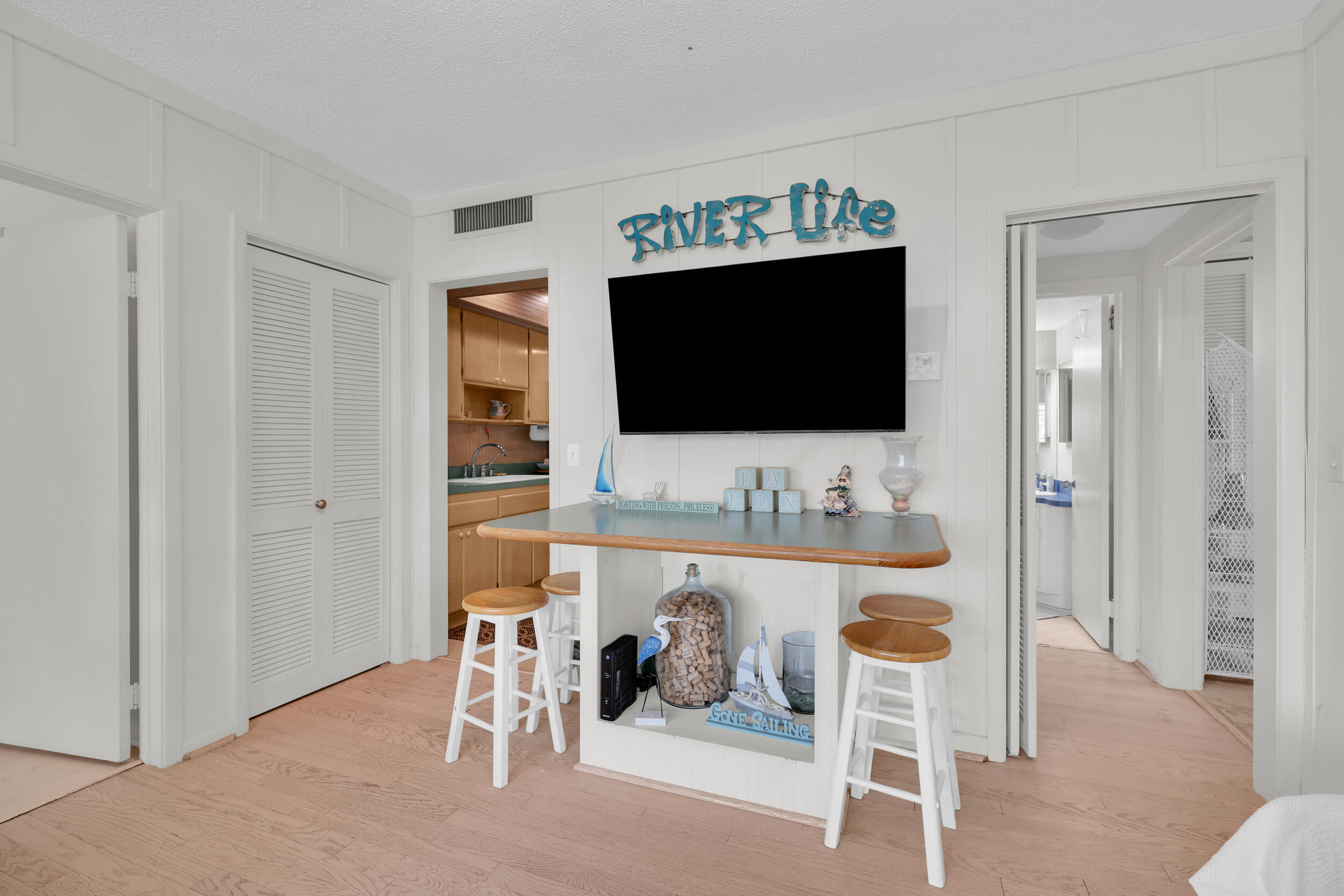 475 Tequesta Drive Unit: 16