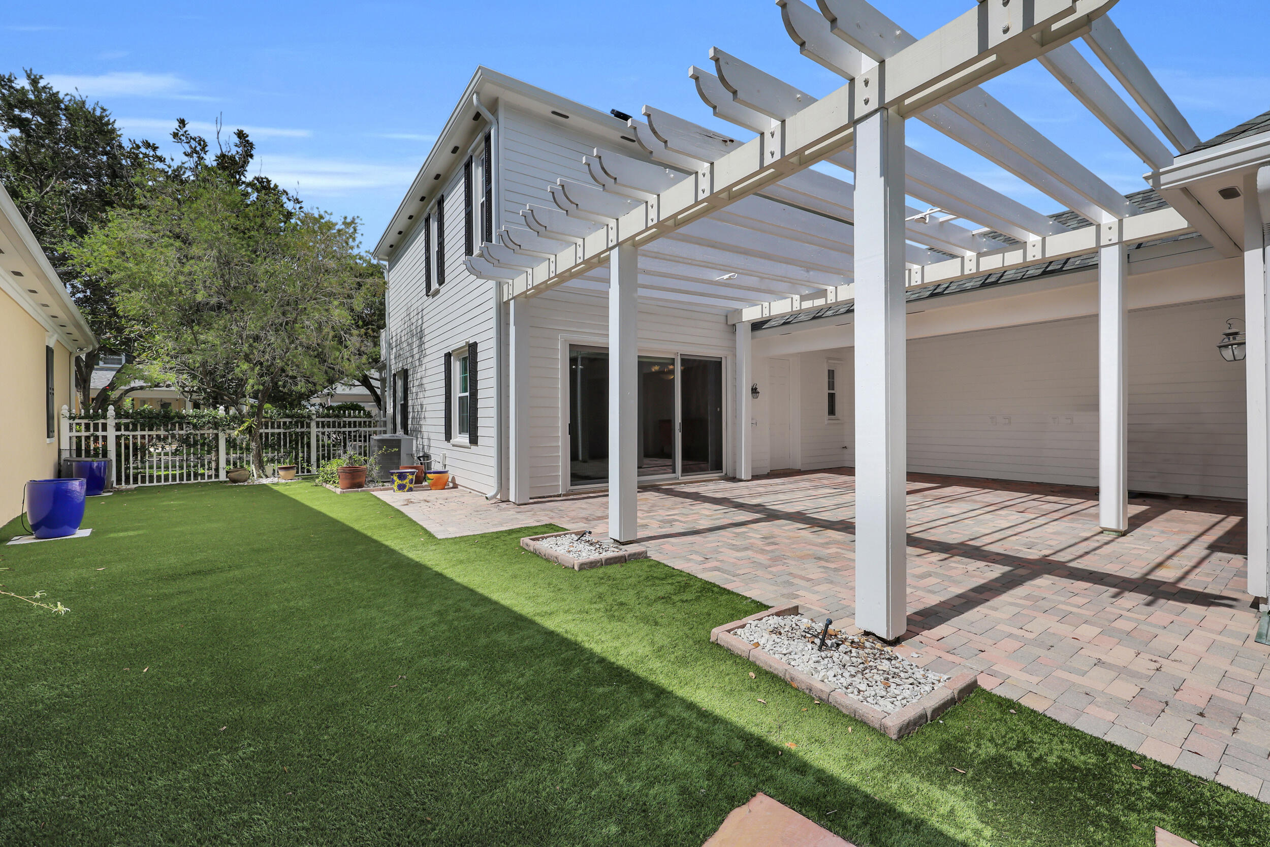 325 Sweet Bay Circle