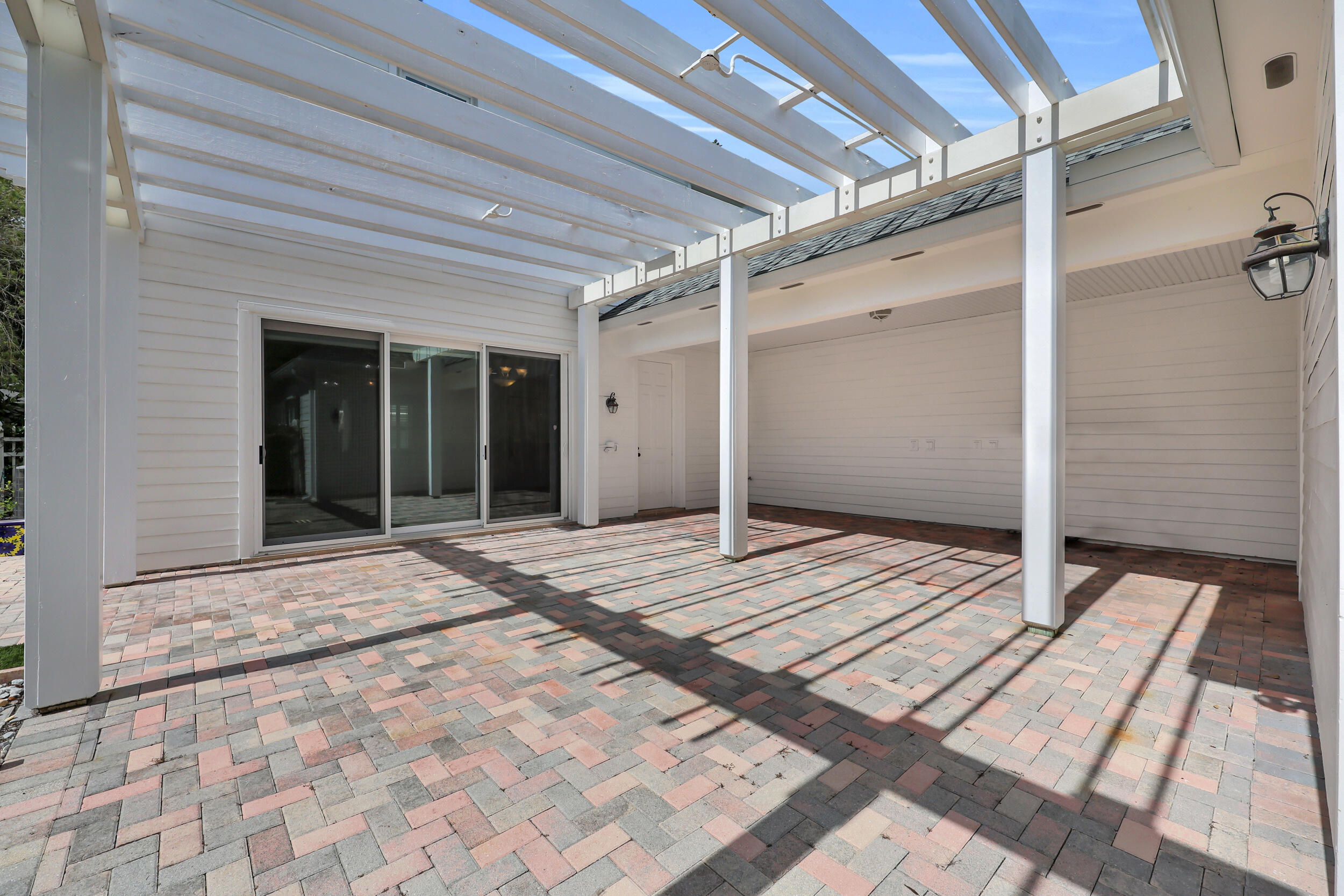 325 Sweet Bay Circle