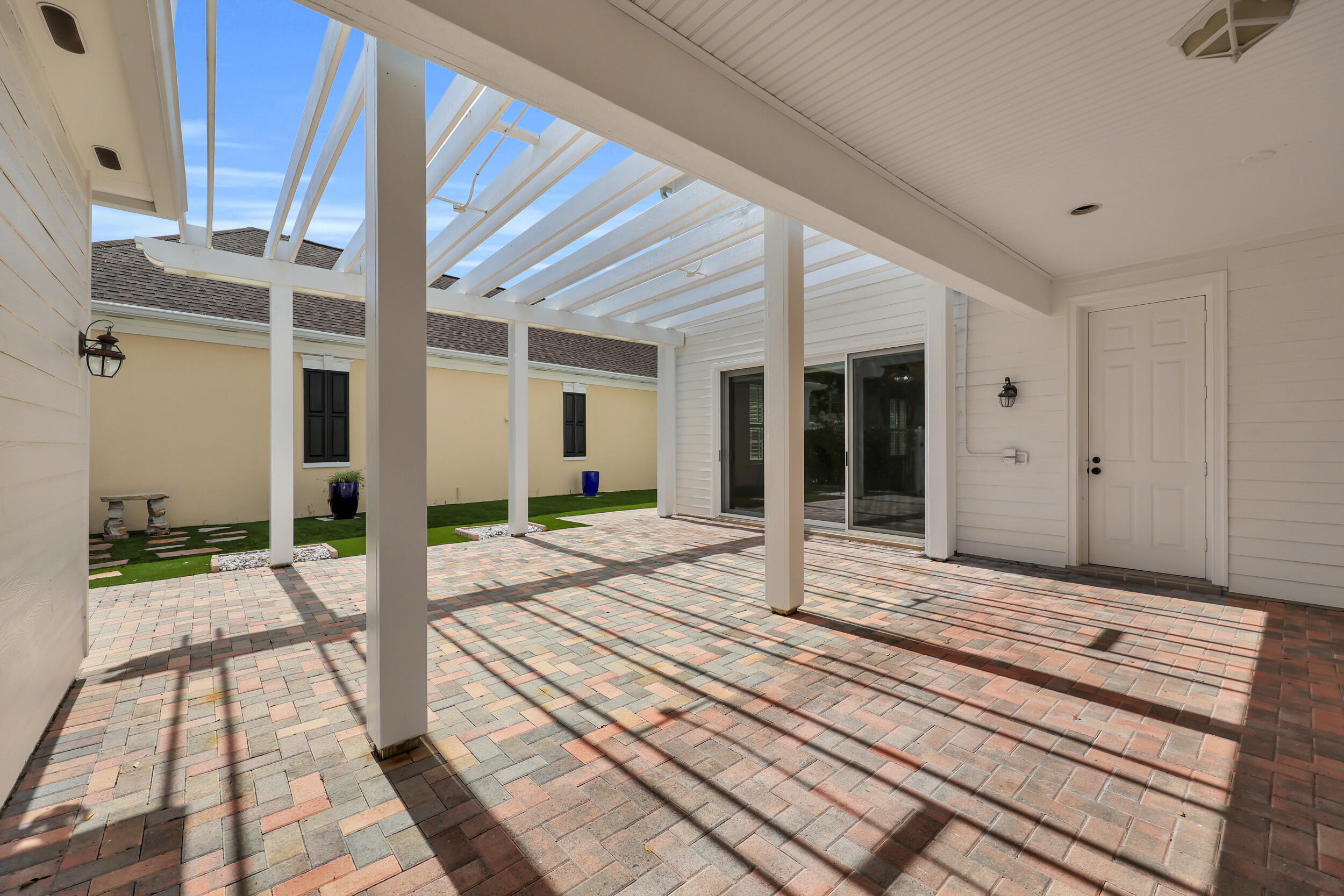 325 Sweet Bay Circle